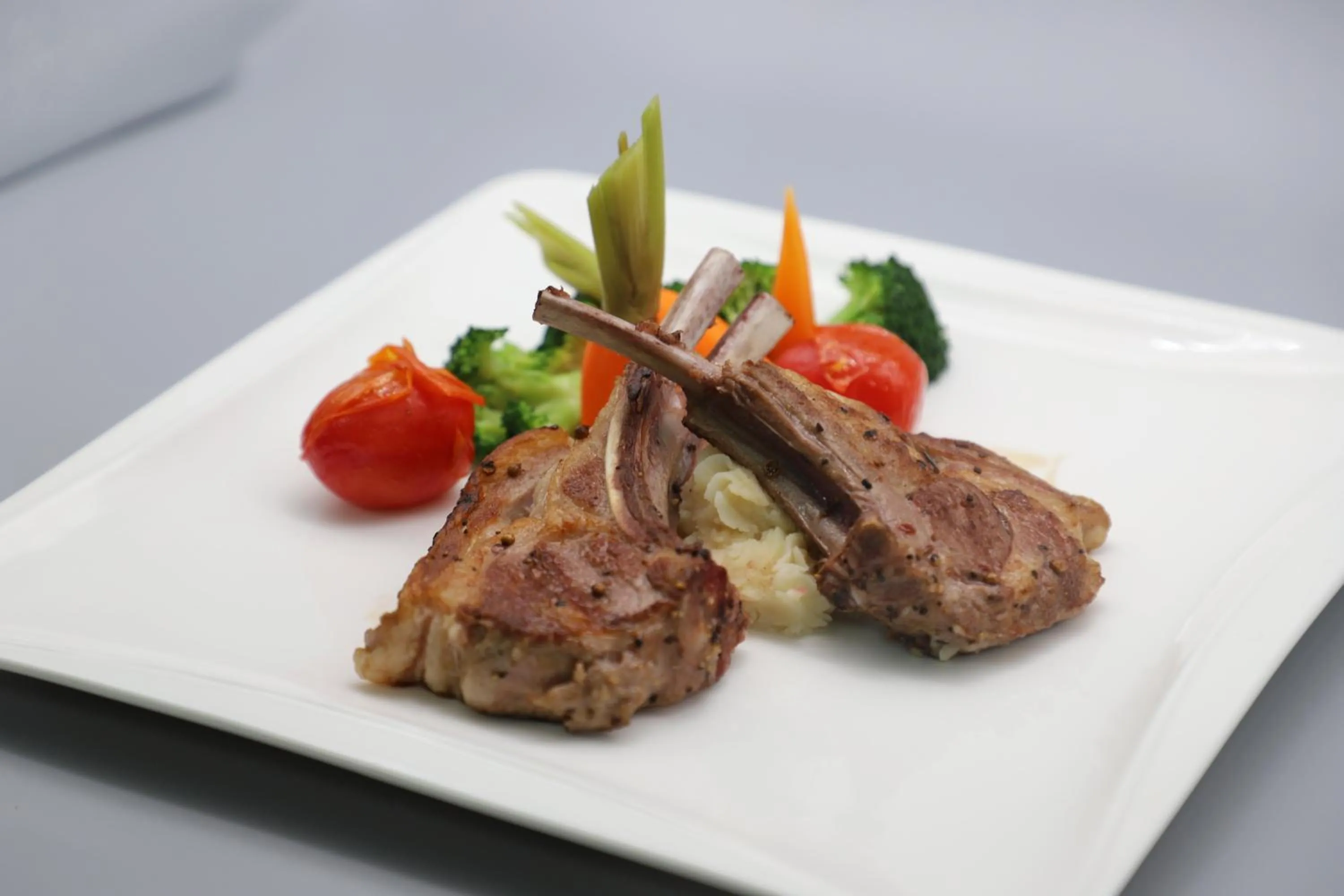 Restaurant/places to eat in Crowne Plaza Nanchang Wanli by IHG