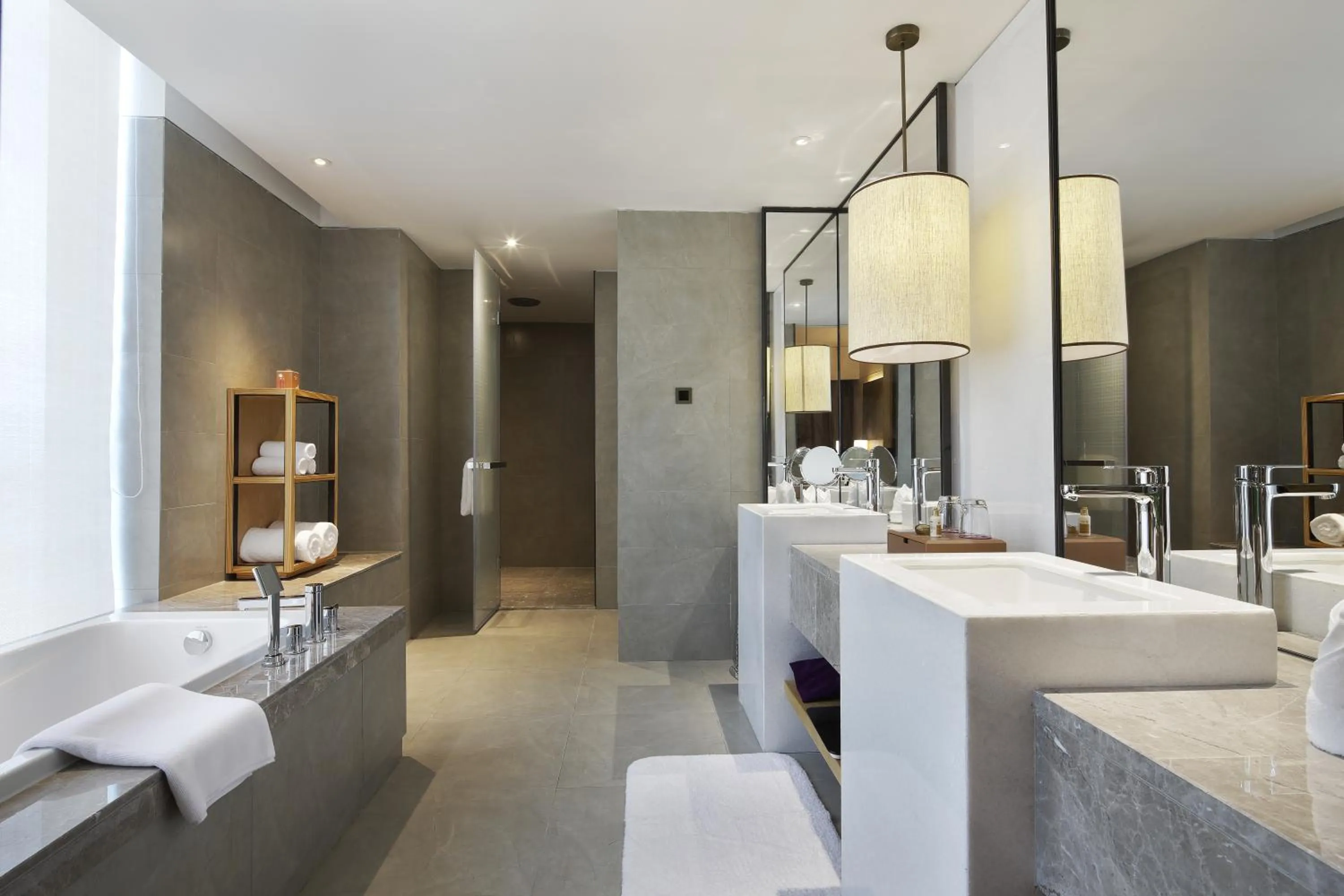 Toilet in Crowne Plaza Nanchang Wanli by IHG