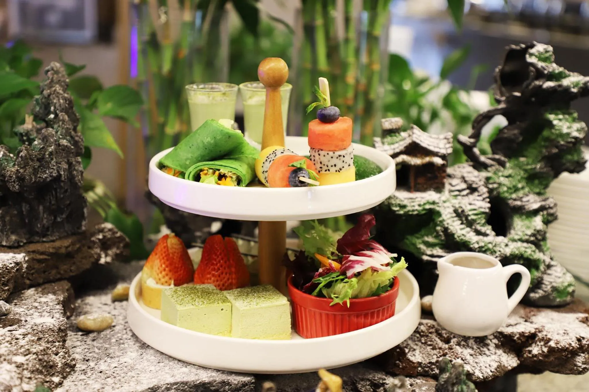 Lounge or bar in Crowne Plaza Nanchang Wanli by IHG