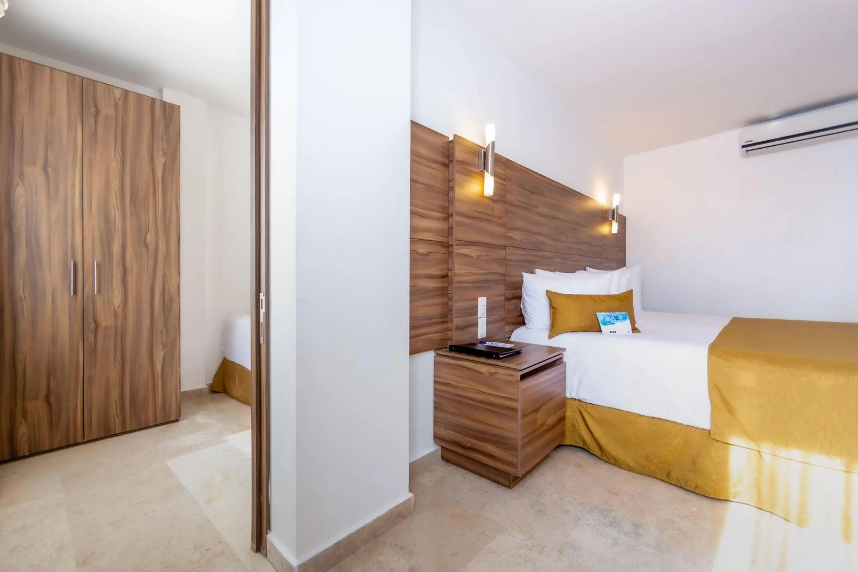 Bedroom, Bed in Comfort Inn Queretaro Tecnologico