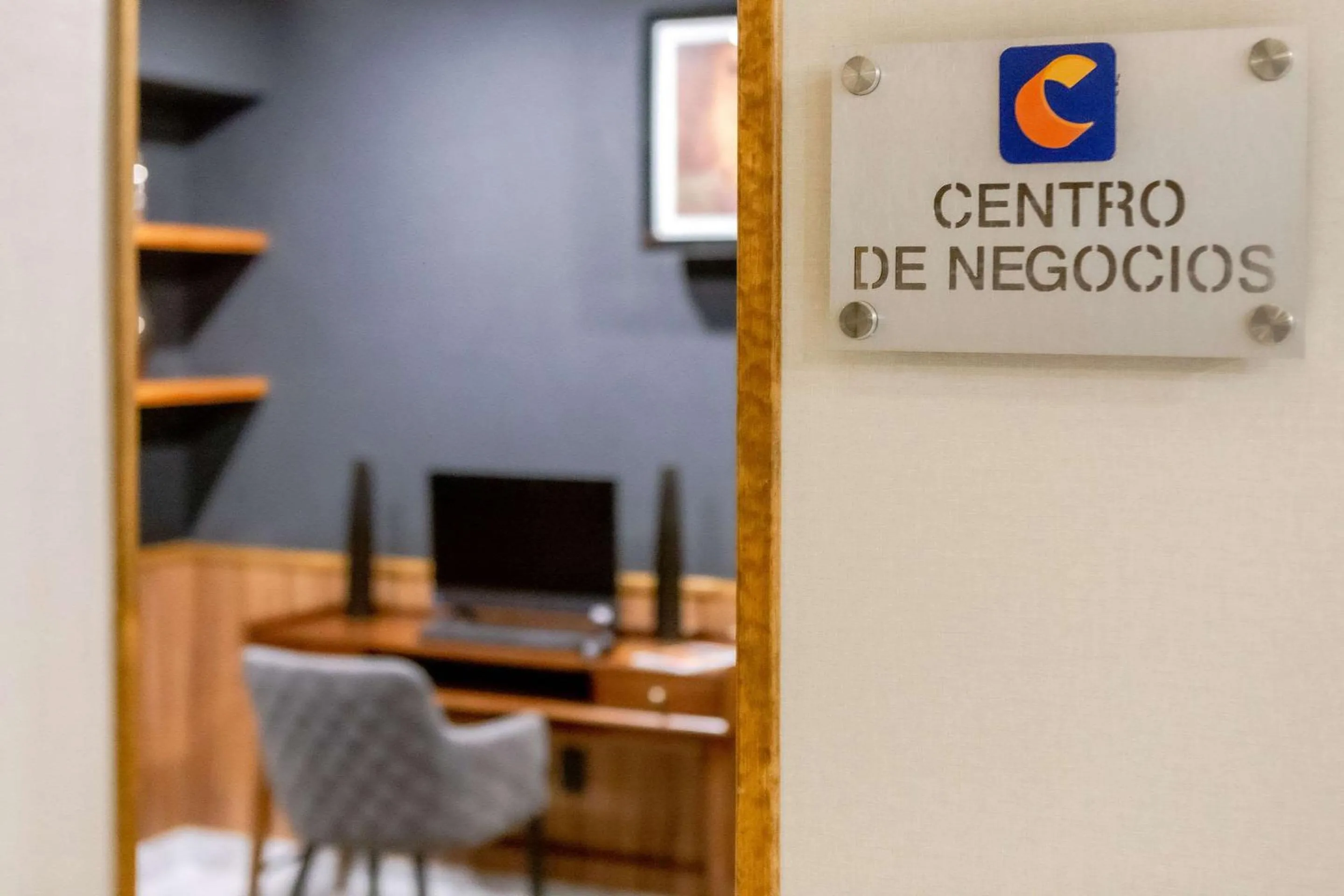 Business facilities in Hotel Cayala Inn