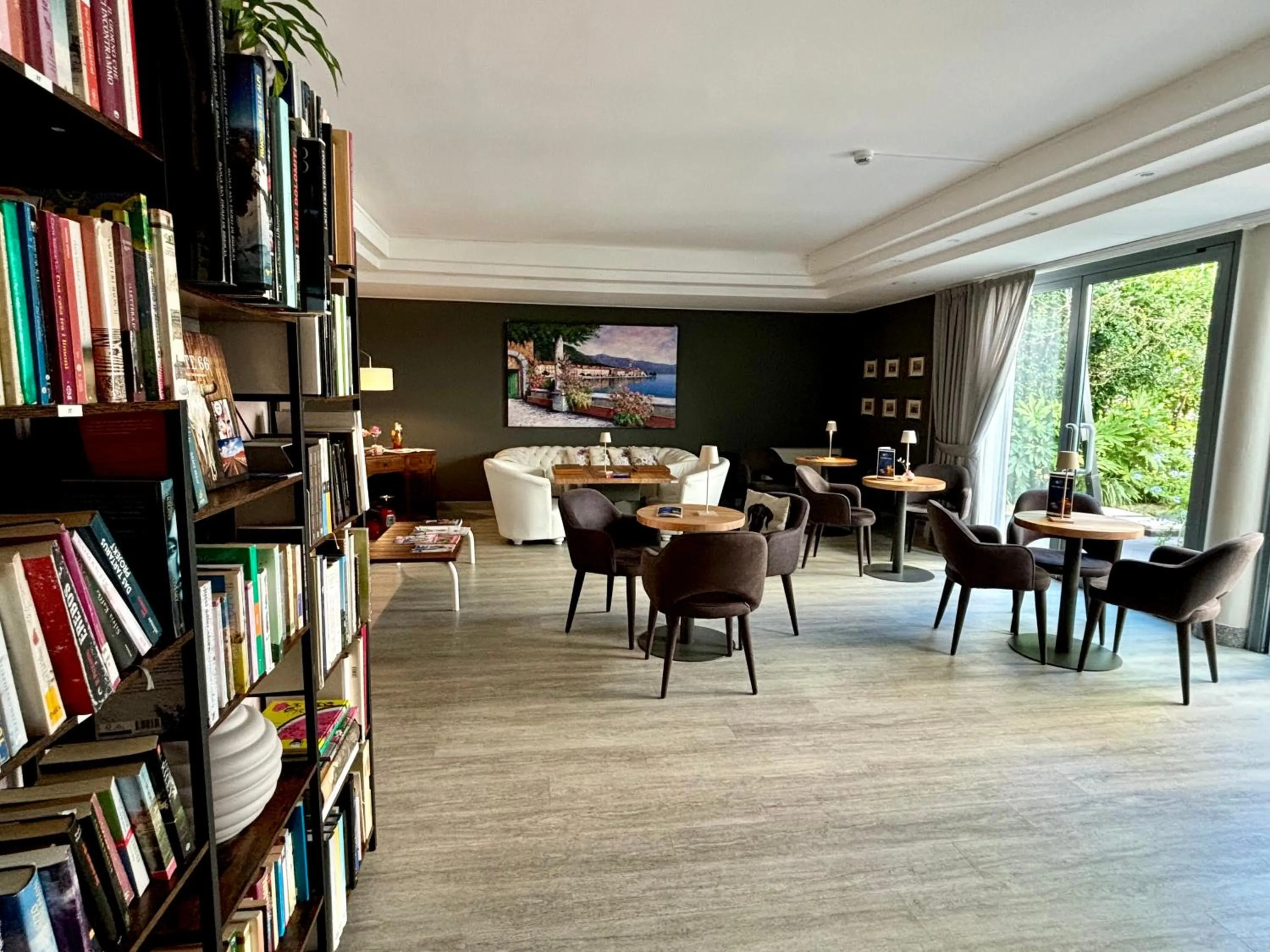 Lounge or bar in Hotel Alfieri