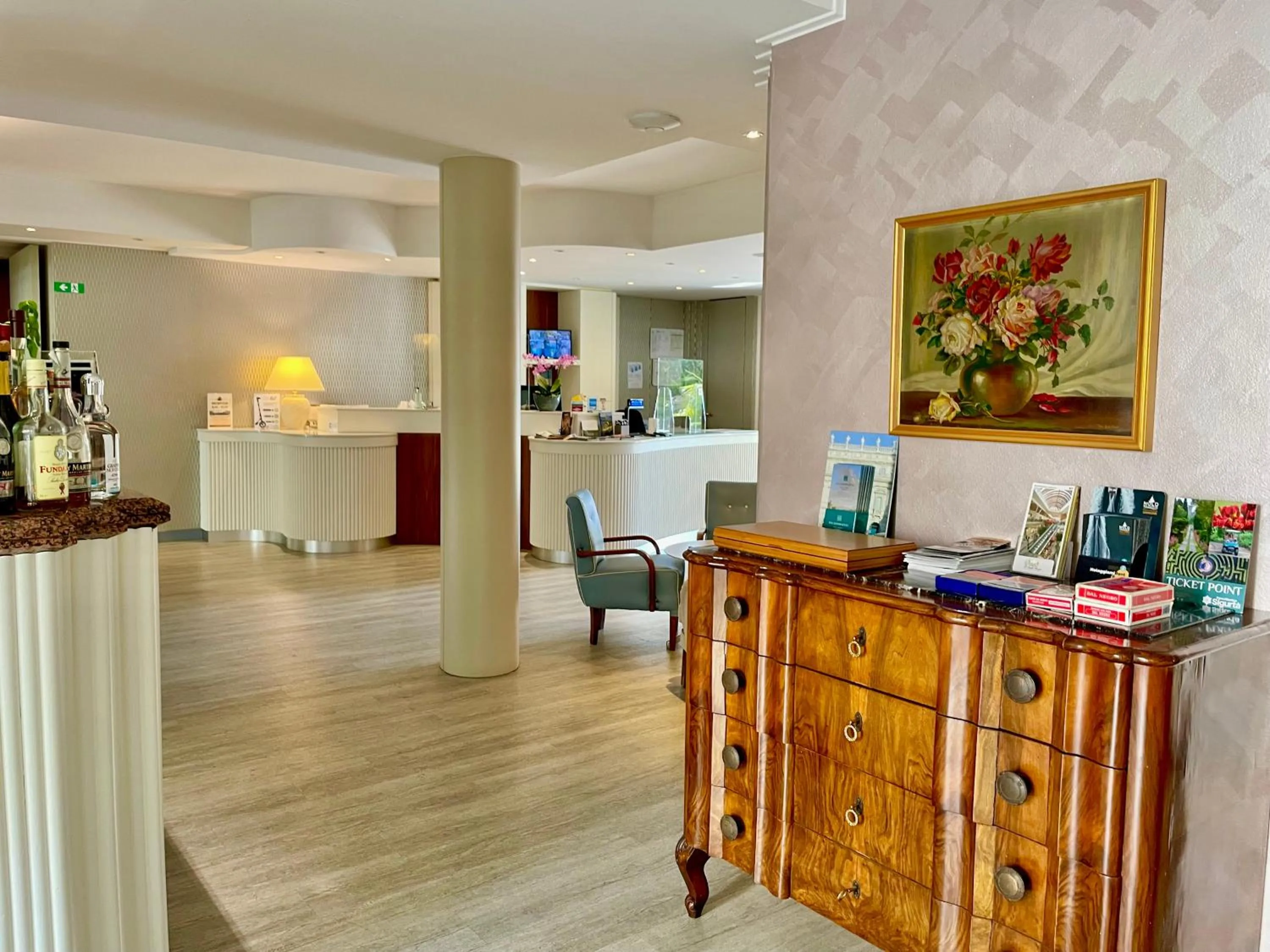 Lobby or reception in Hotel Alfieri