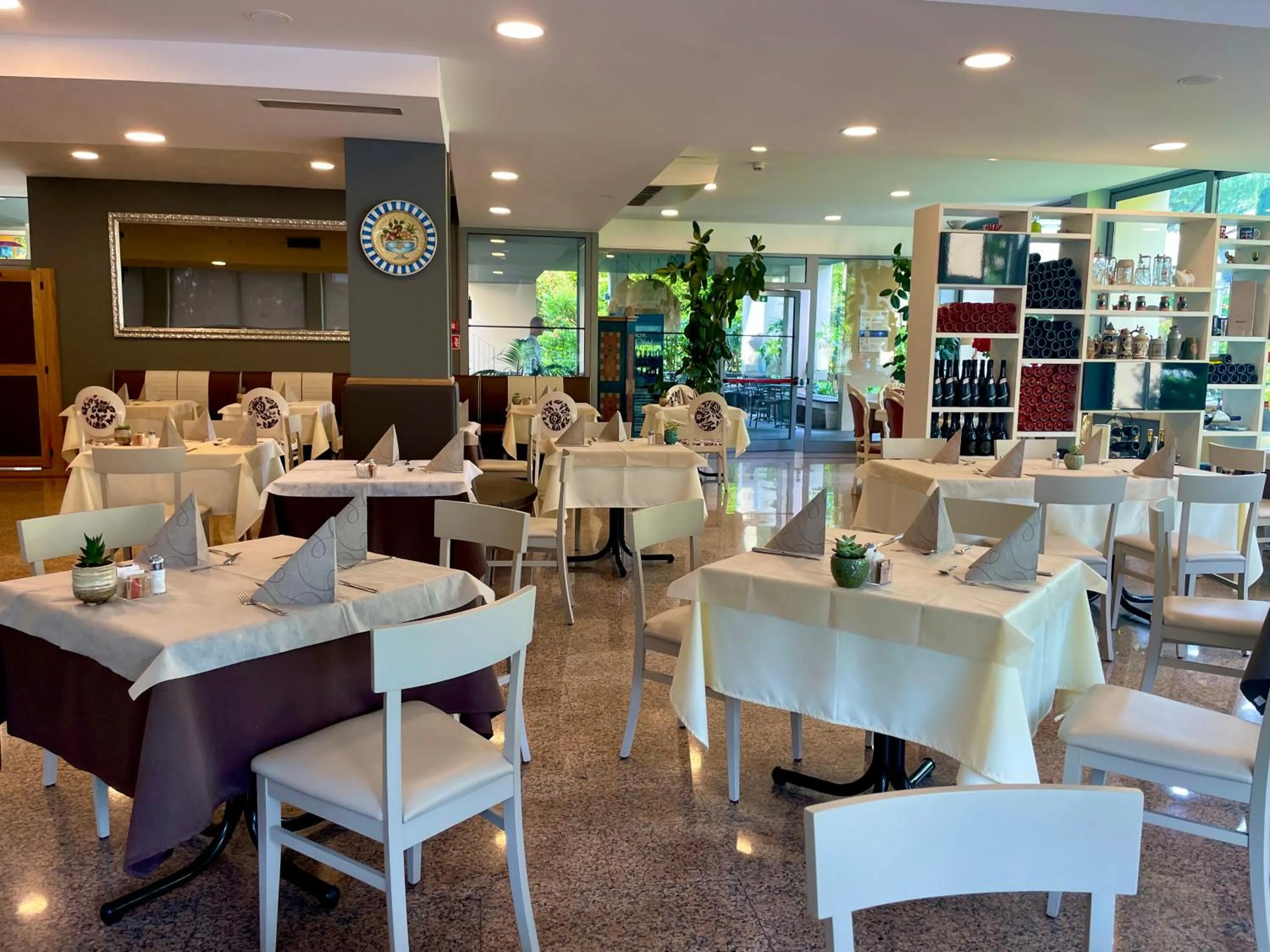 Restaurant/places to eat in Hotel Alfieri