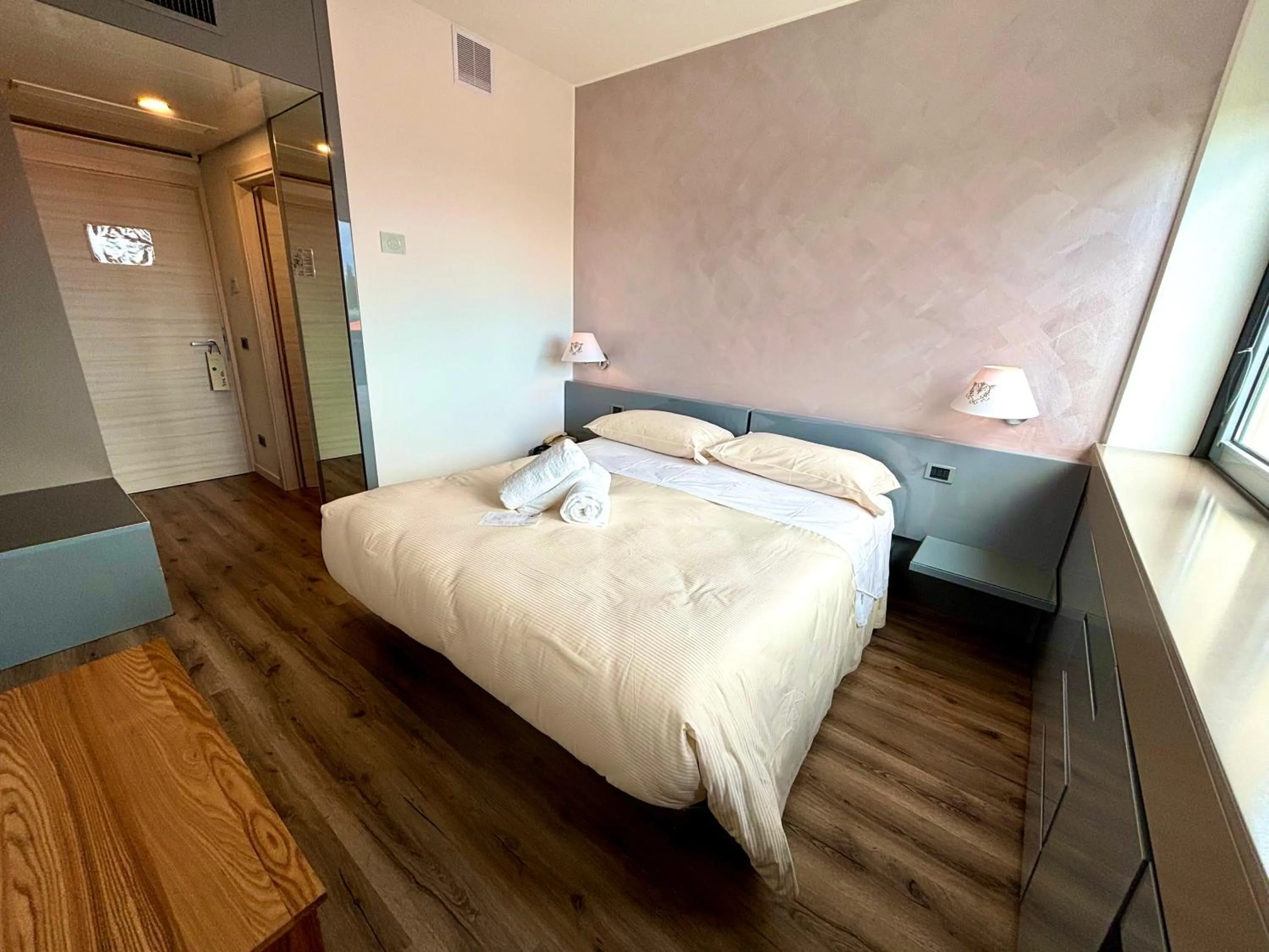 Bedroom, Bed in Hotel Alfieri