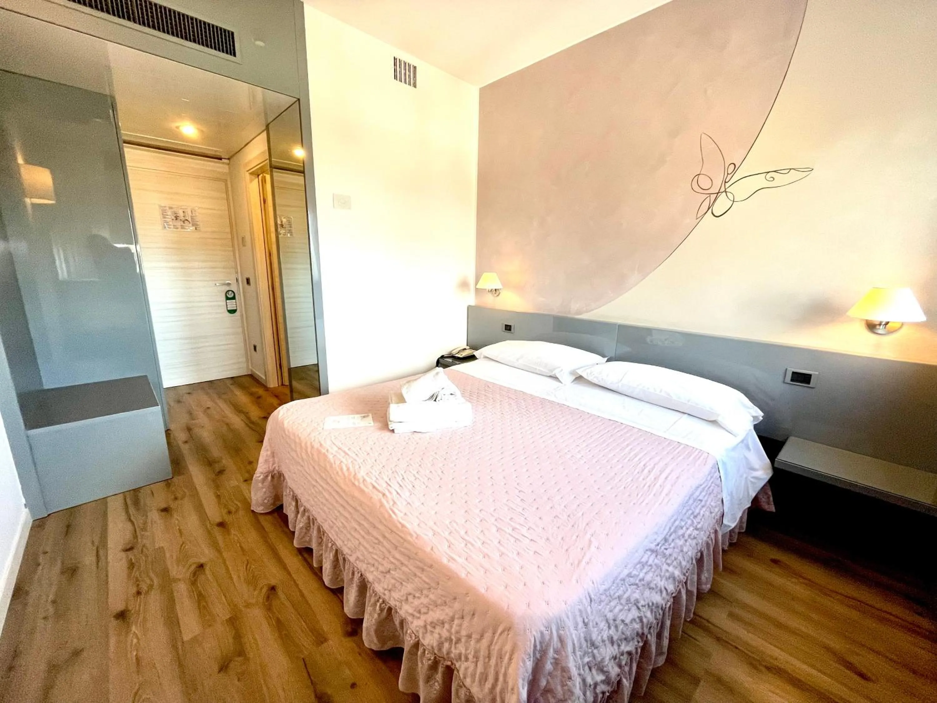 Bedroom, Bed in Hotel Alfieri