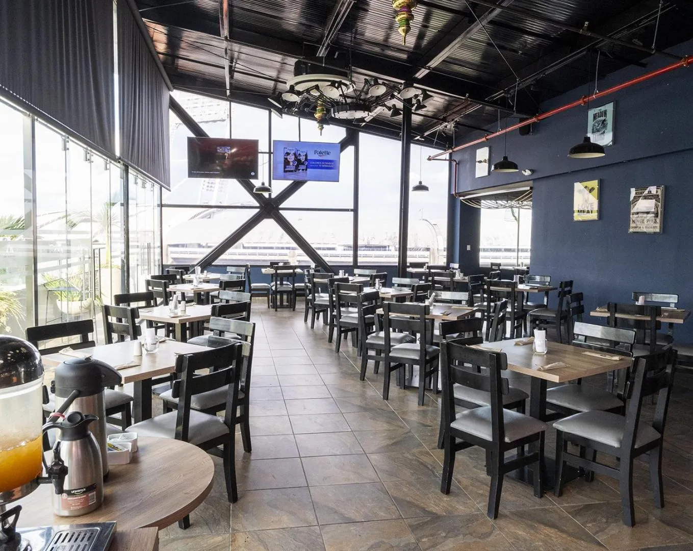 Restaurant/places to eat in Torca Hotel