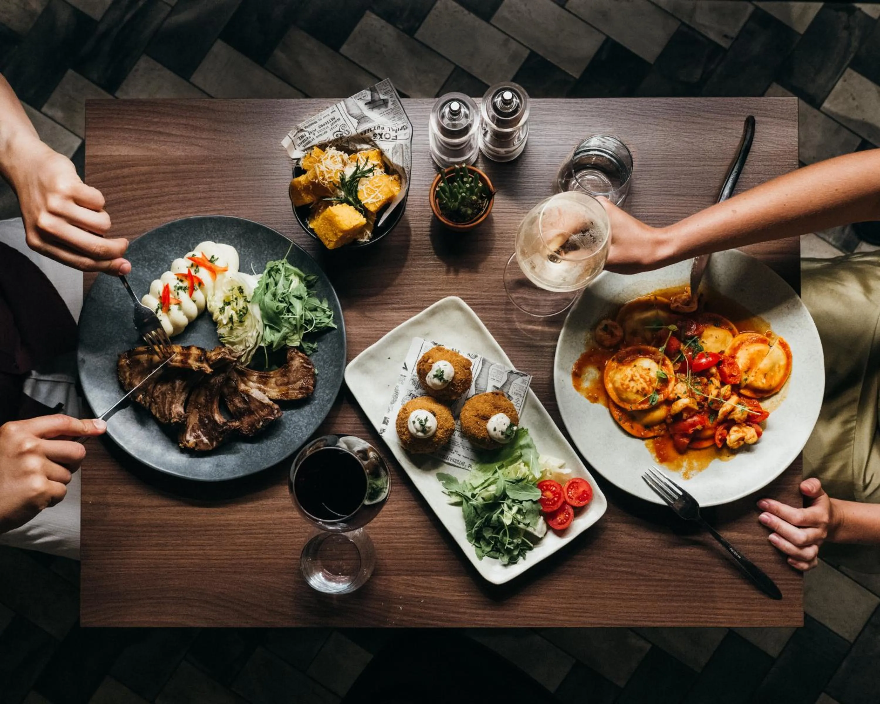 Food and drinks in The Cumberland by NEU Collective