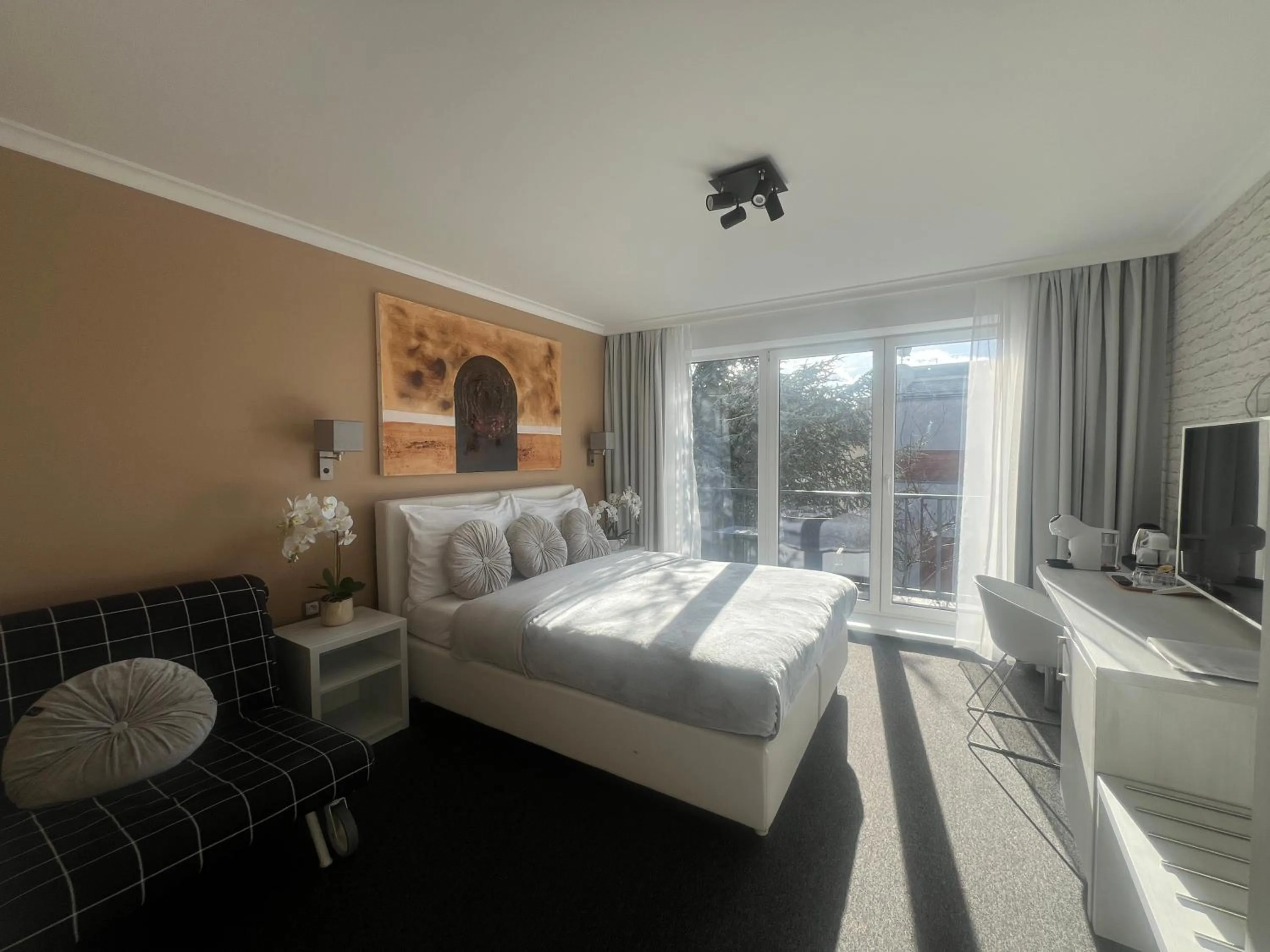 Bed in Grand Petit Hotel ex Shato Gesson