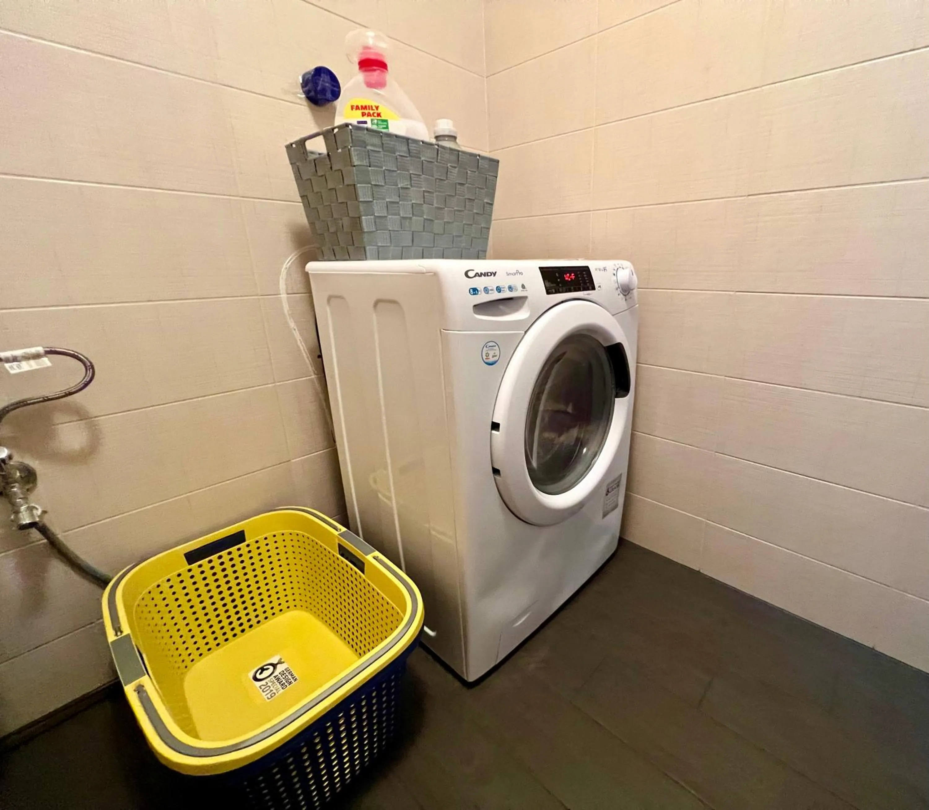 washing machine in Grand Petit Hotel ex Shato Gesson