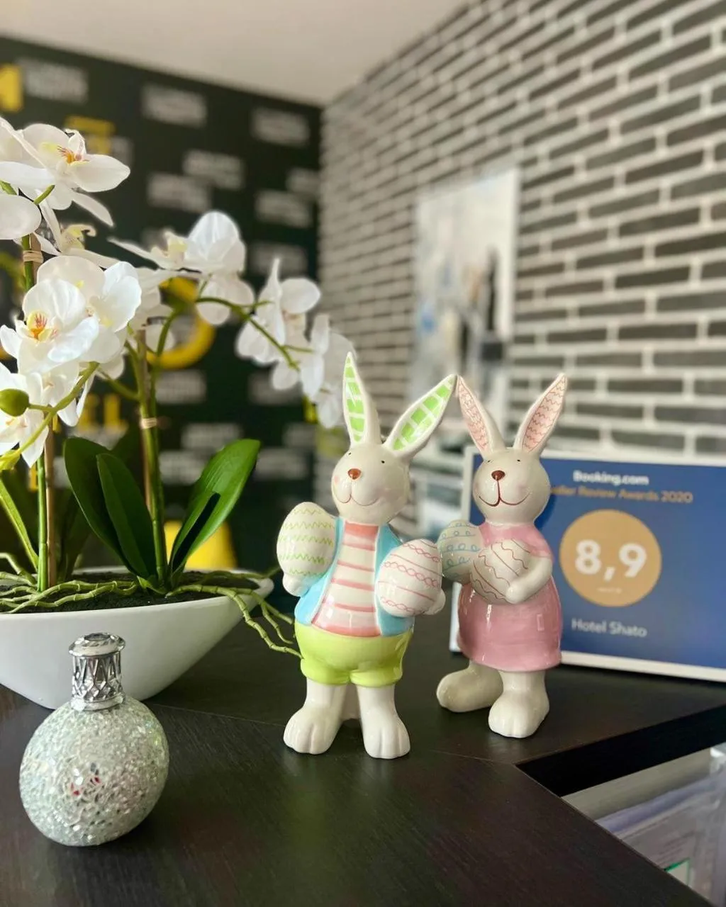 Decorative detail in Grand Petit Hotel ex Shato Gesson