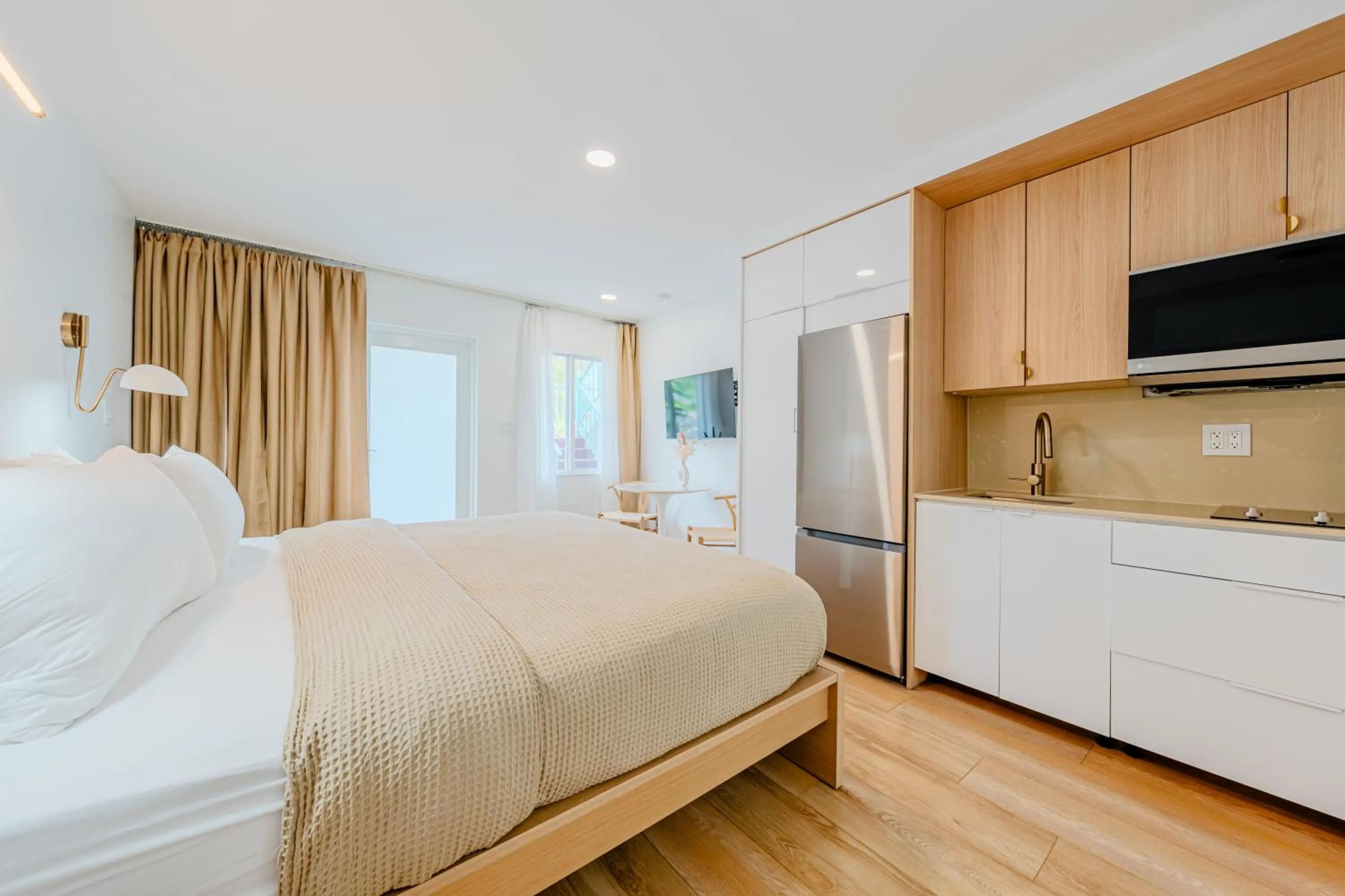 Bed in Green Island Inn