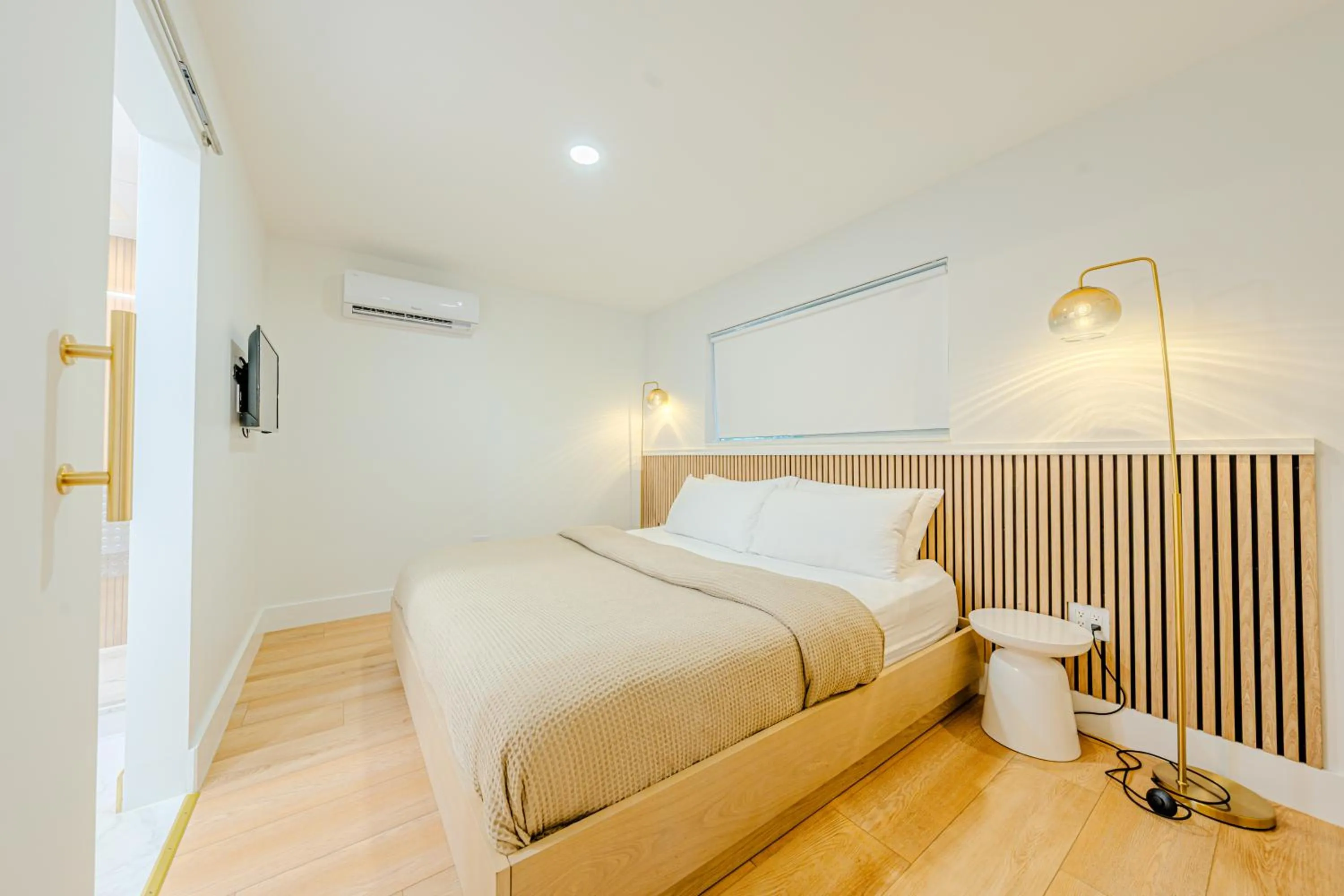 Bed in Green Island Inn