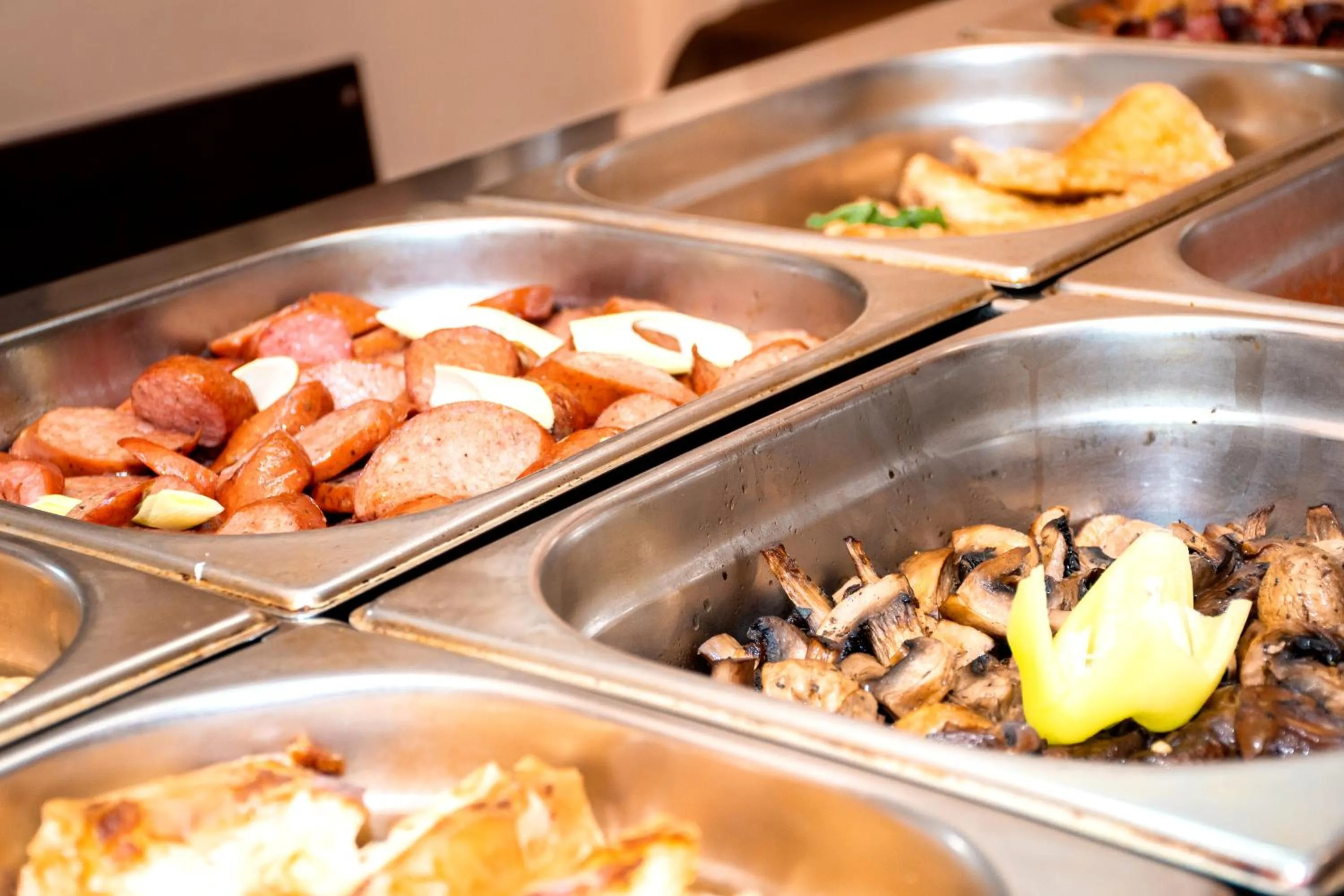 Restaurant/places to eat in Hotel Orphey