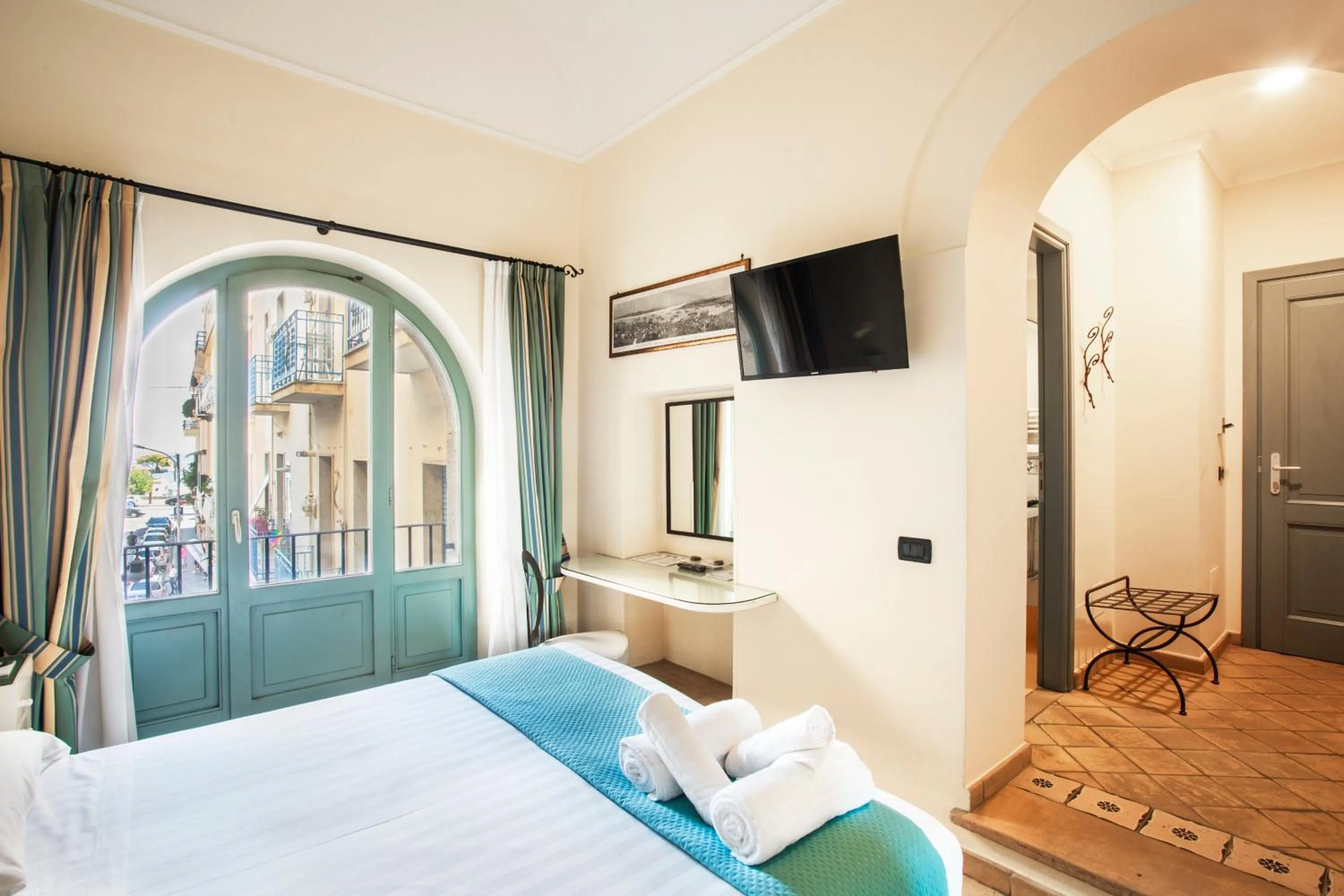 TV and multimedia, Bed in Quartuccio - Albergo Diffuso - Gaeta