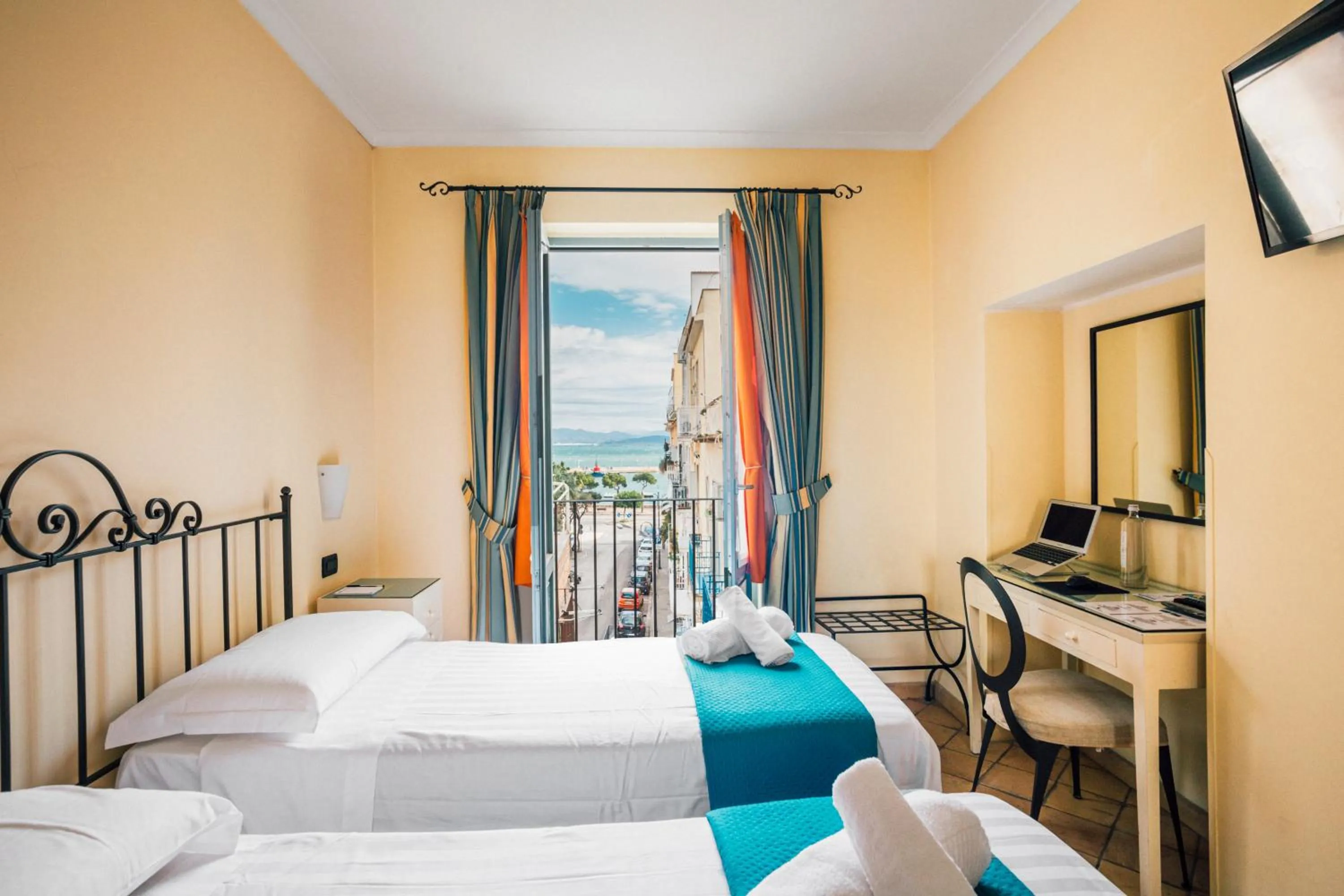 TV and multimedia, Bed in Quartuccio - Albergo Diffuso - Gaeta