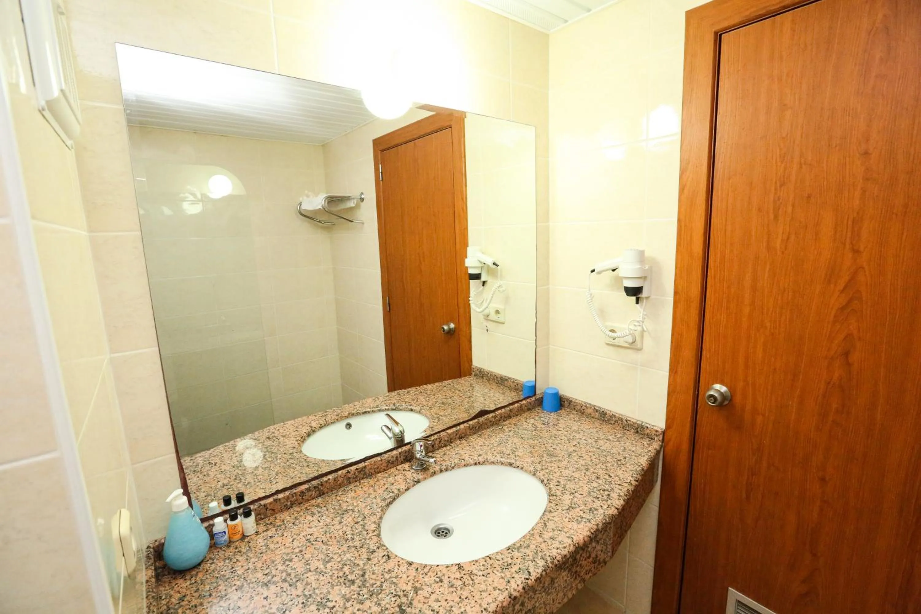 Bathroom in Mavruka Hotel