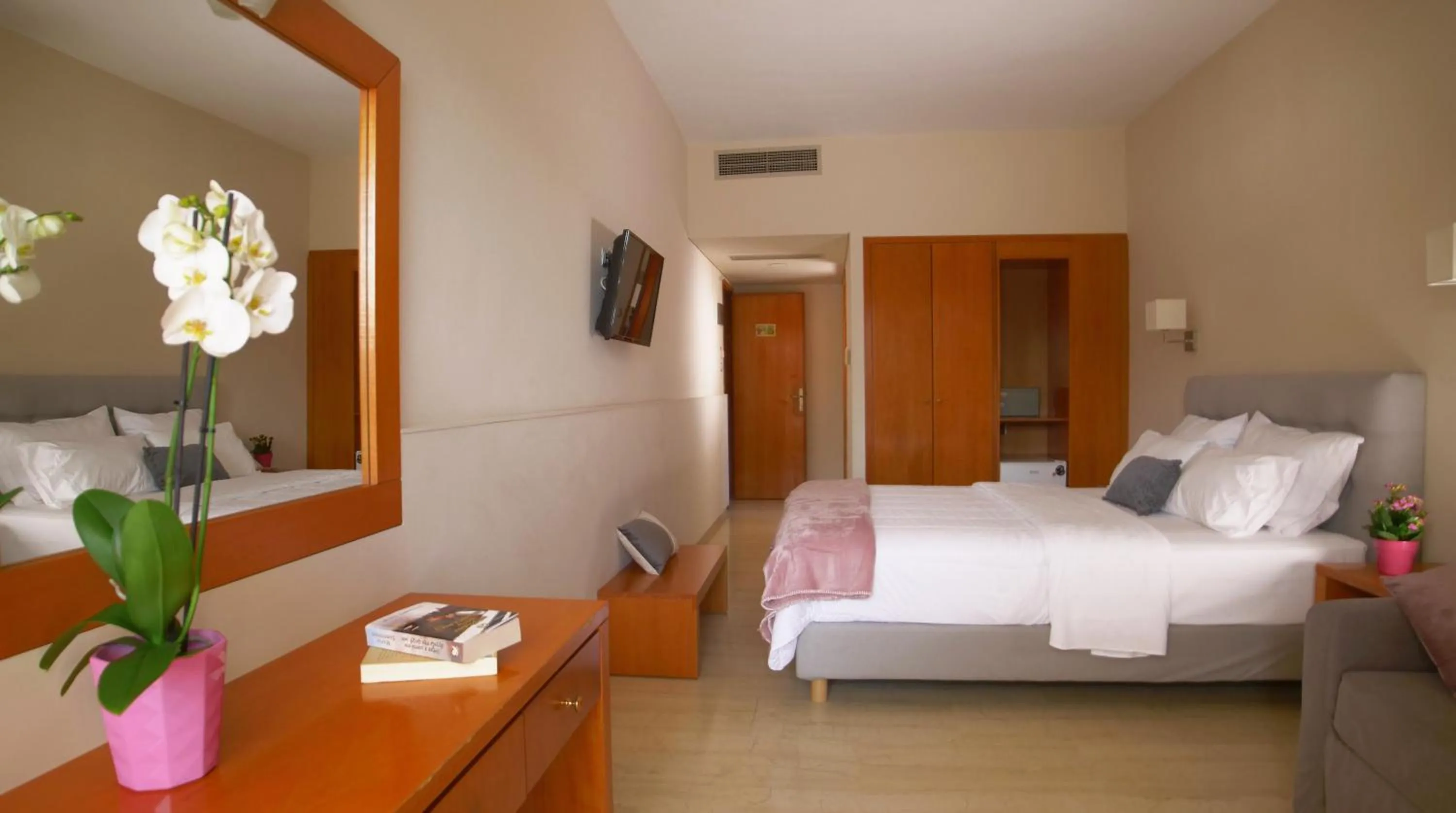 Bed in Antikyra Beach Hotel