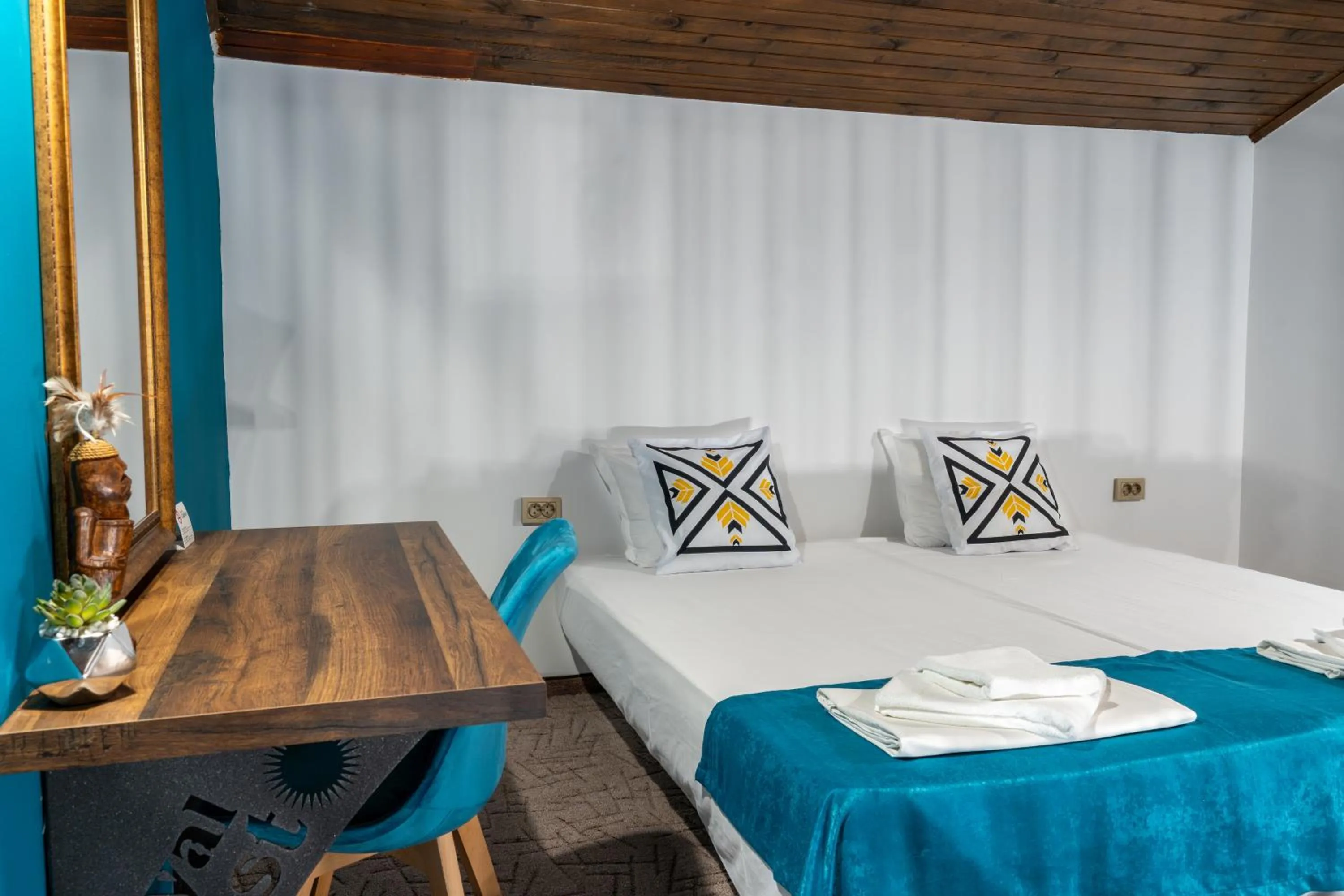 Bedroom, Bed in Royal Calisto Hotel