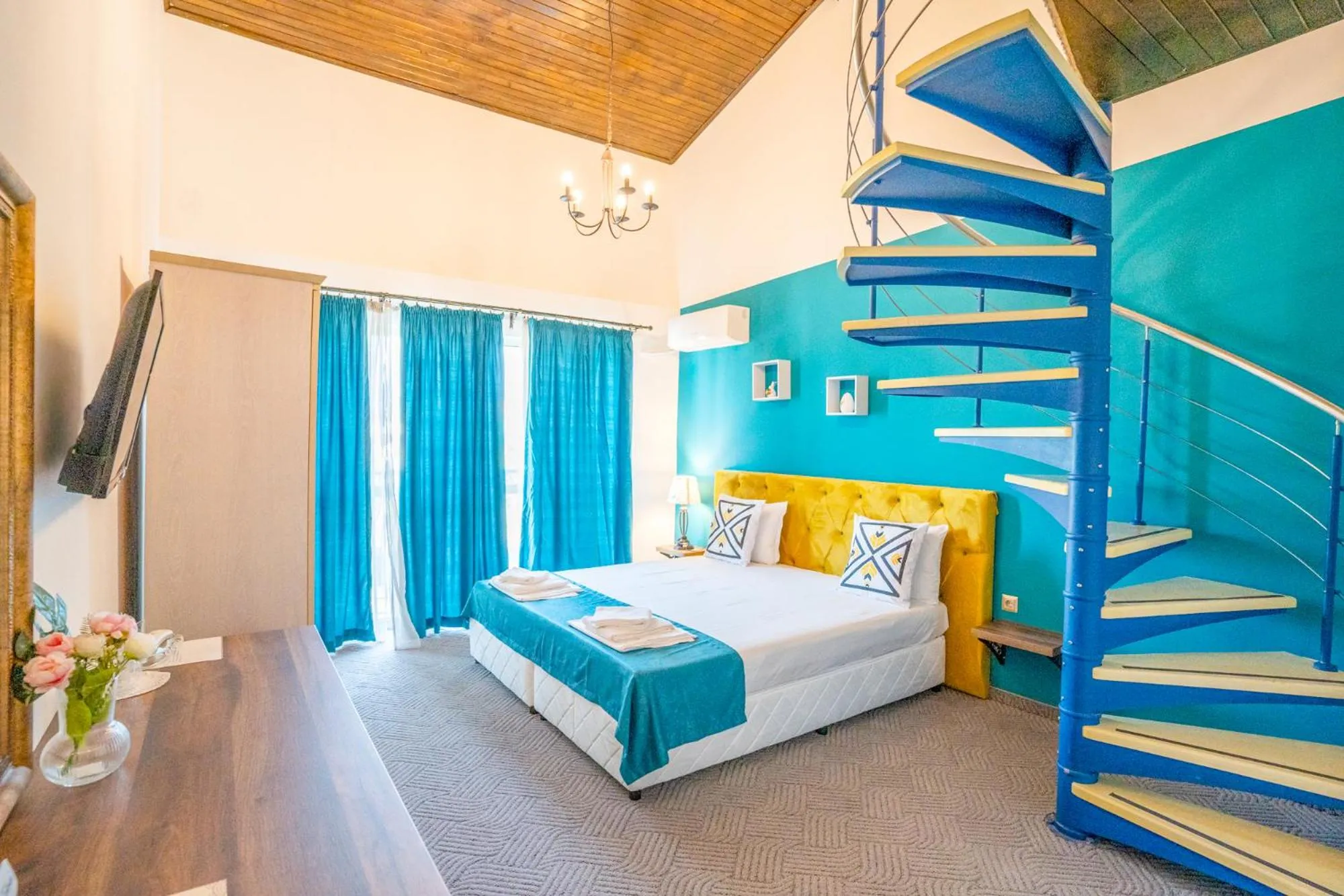 Photo of the whole room, Bed in Royal Calisto Hotel