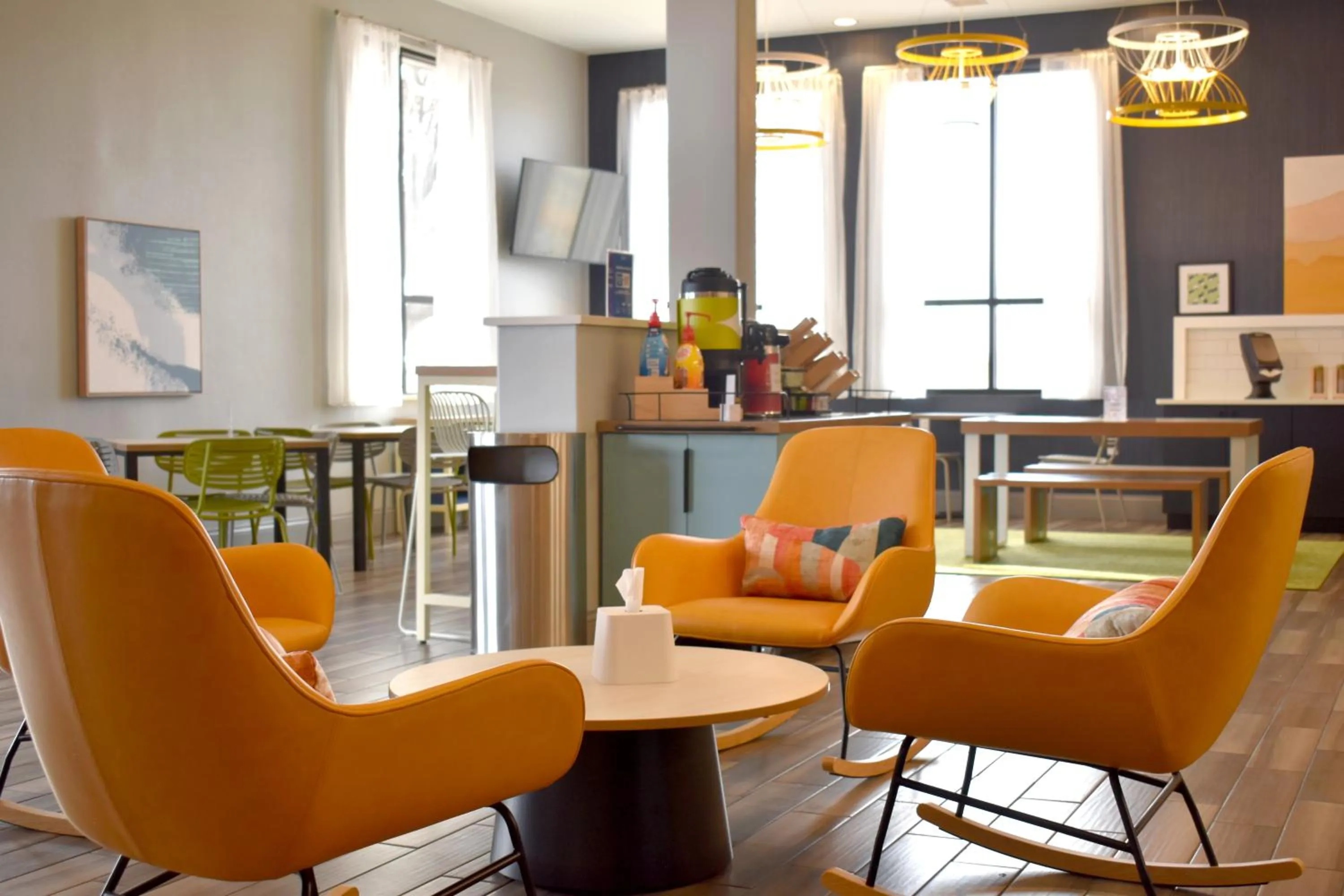 Seating area in Spark By Hilton Albuquerque North I-25