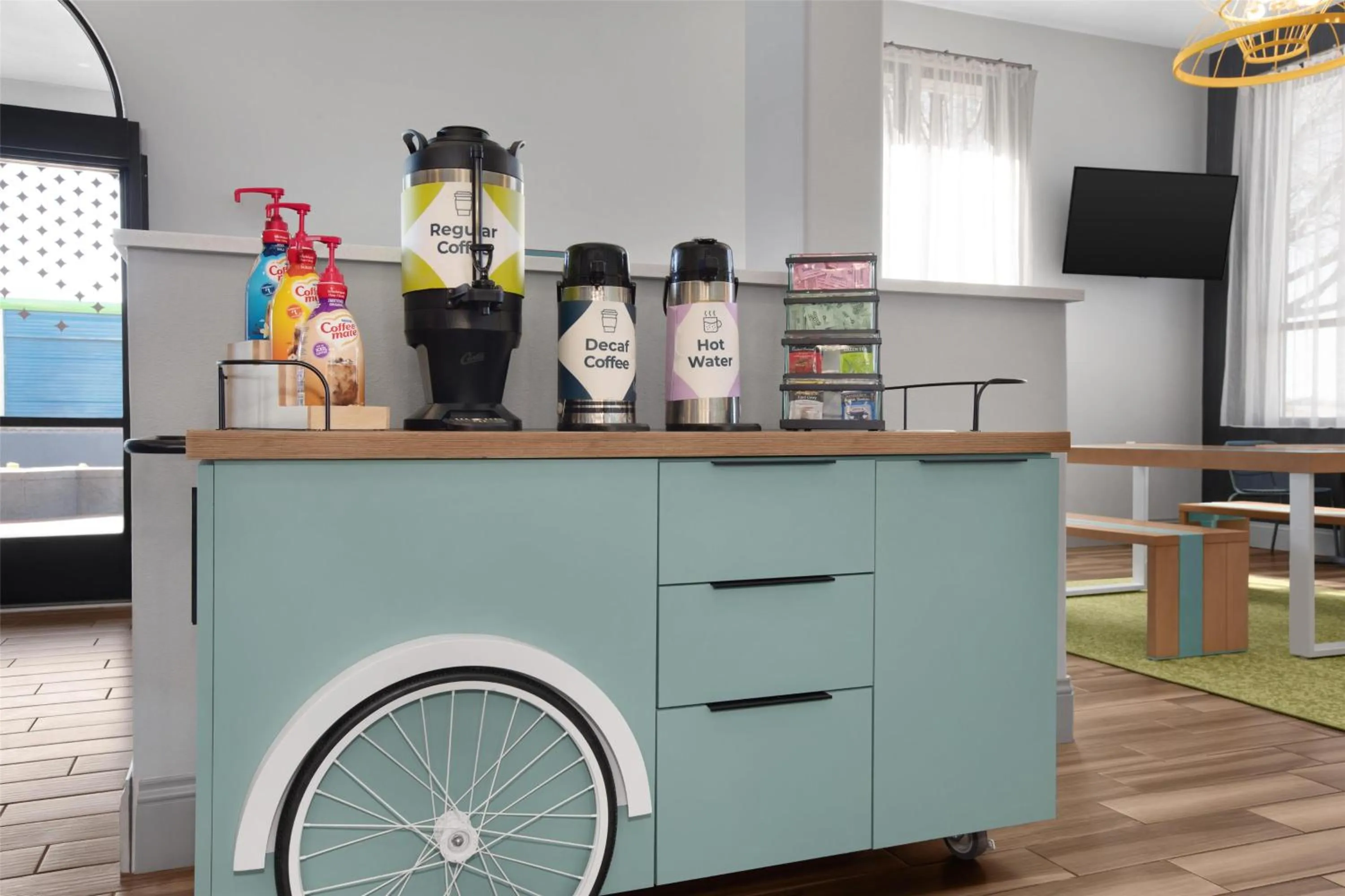 Dining area in Spark By Hilton Albuquerque North I-25