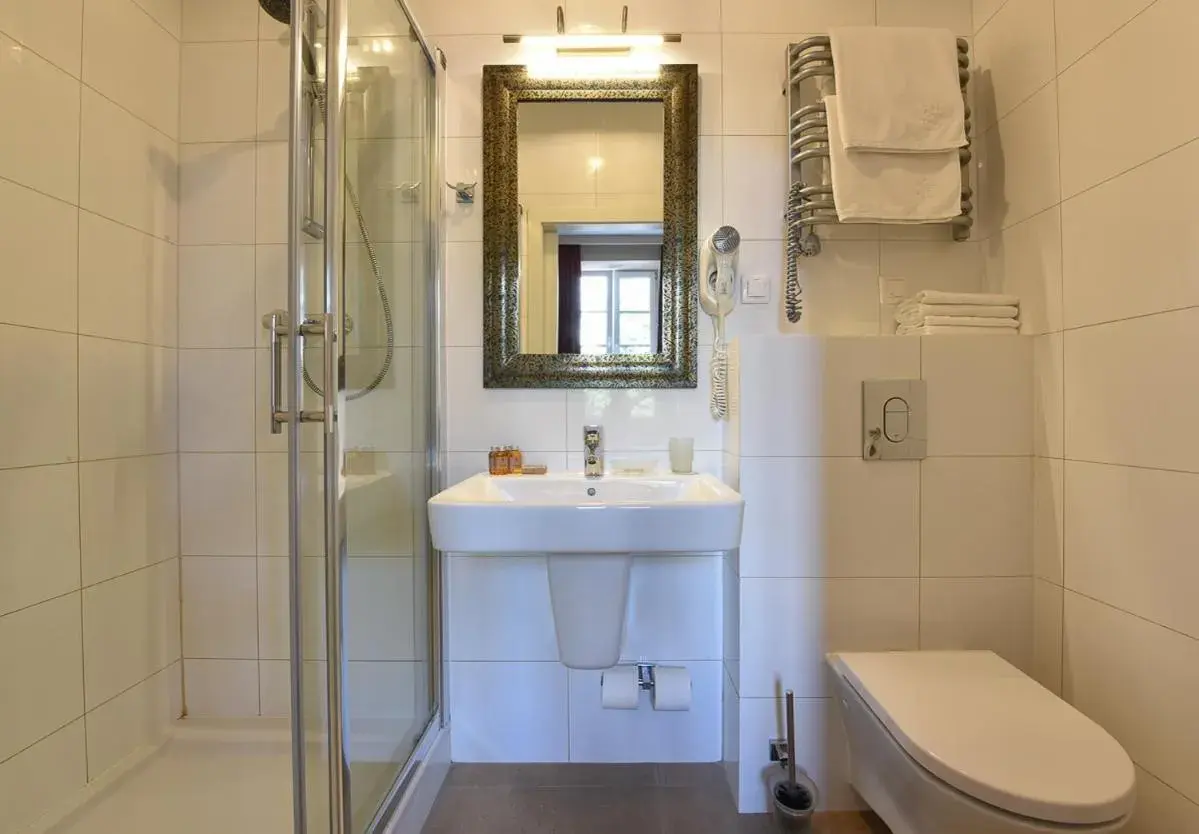 Deluxe Double Room with Balcony in SLEEPWELL NOWY ŚWIAT - courtyard entrance Ordynacka 14St Deluxe Double Room with Balcony in SLEEPWELL NOWY ŚWIAT - courtyard entrance Ordynacka 14St