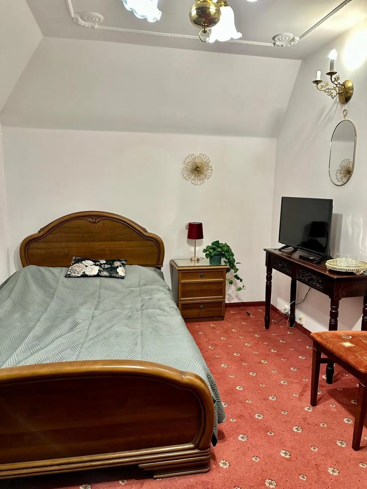 Bedroom, Bed in Dwór Szczepańskich