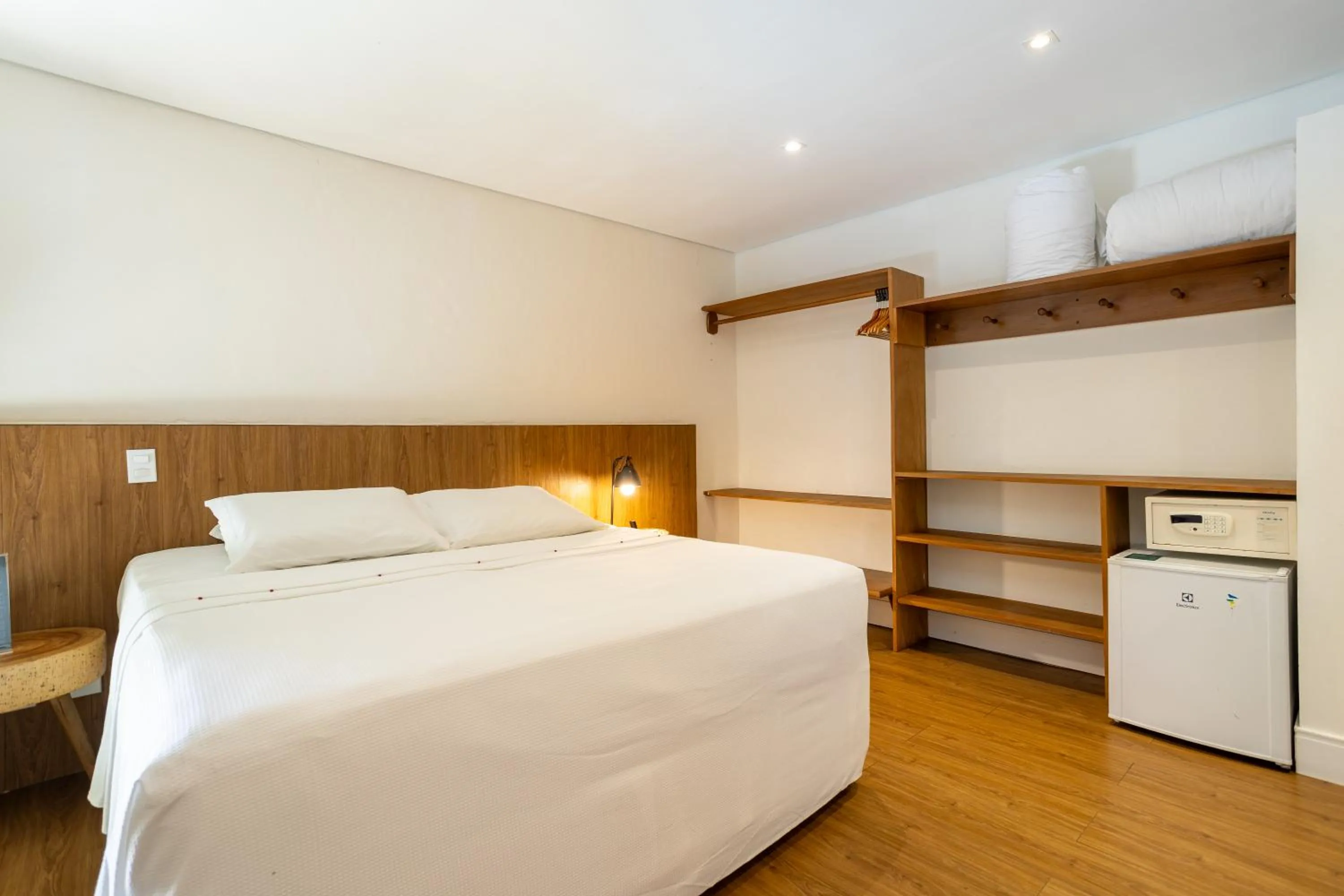 Property building, Bed in Pousada Cheiro Verde