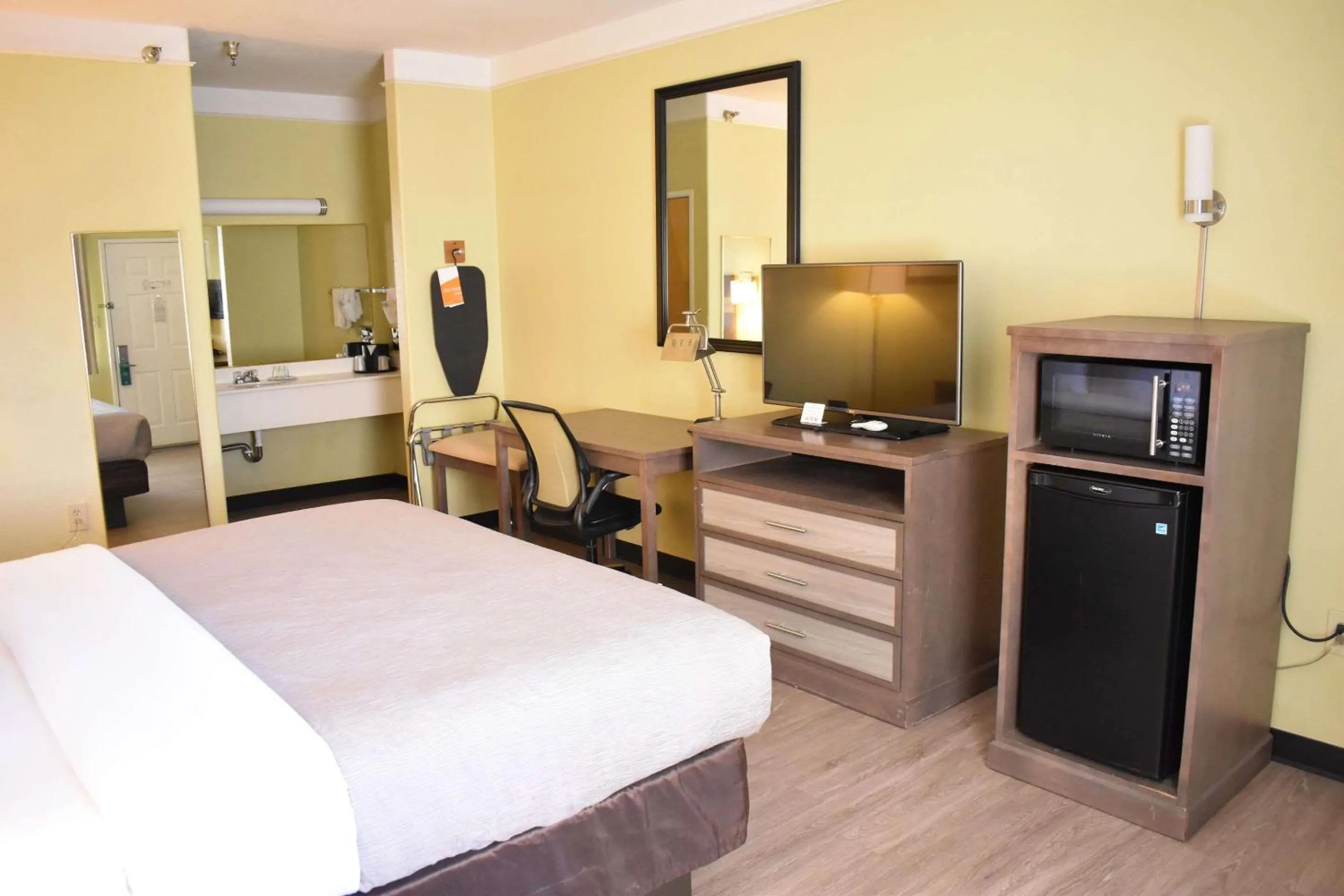 Bedroom, Bed in Quality Inn & Suites Gallup I-40 Exit 20