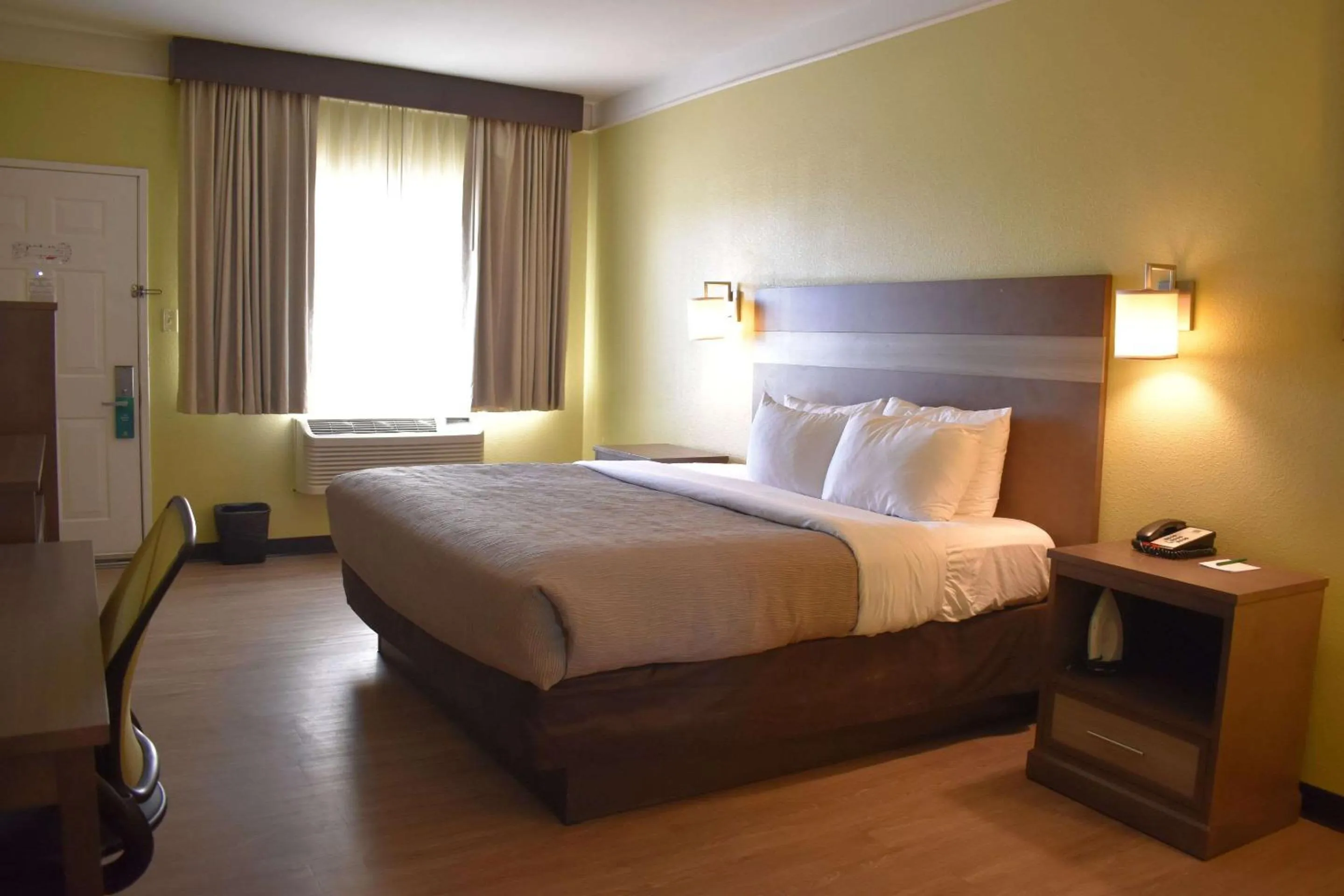 Bedroom, Bed in Quality Inn & Suites Gallup I-40 Exit 20