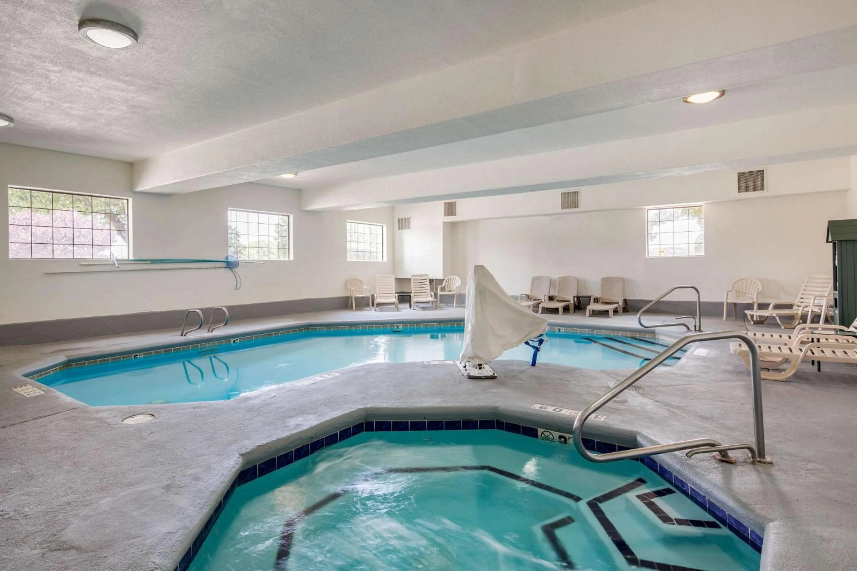 Swimming pool in Quality Inn & Suites Gallup I-40 Exit 20