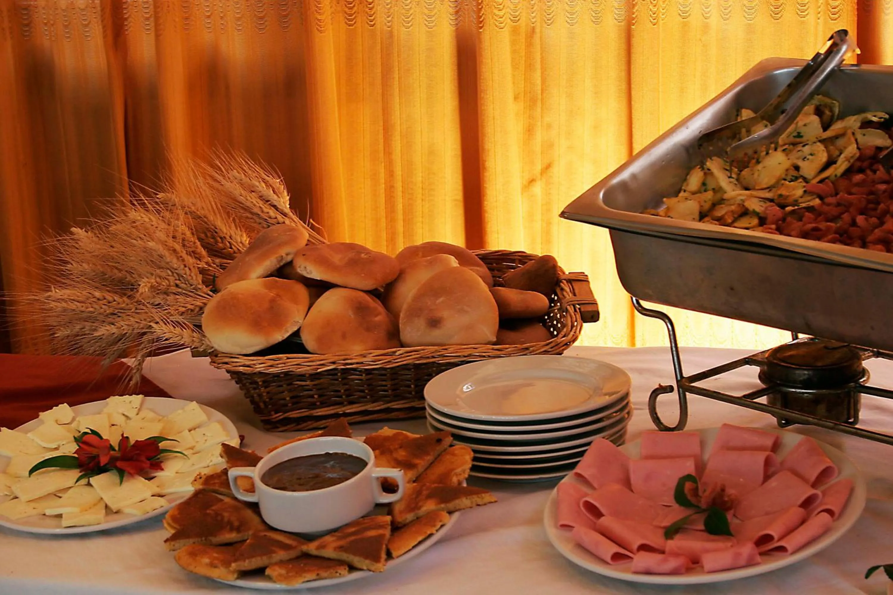 Food and drinks in Inti Punku Machupicchu Hotel & Suites