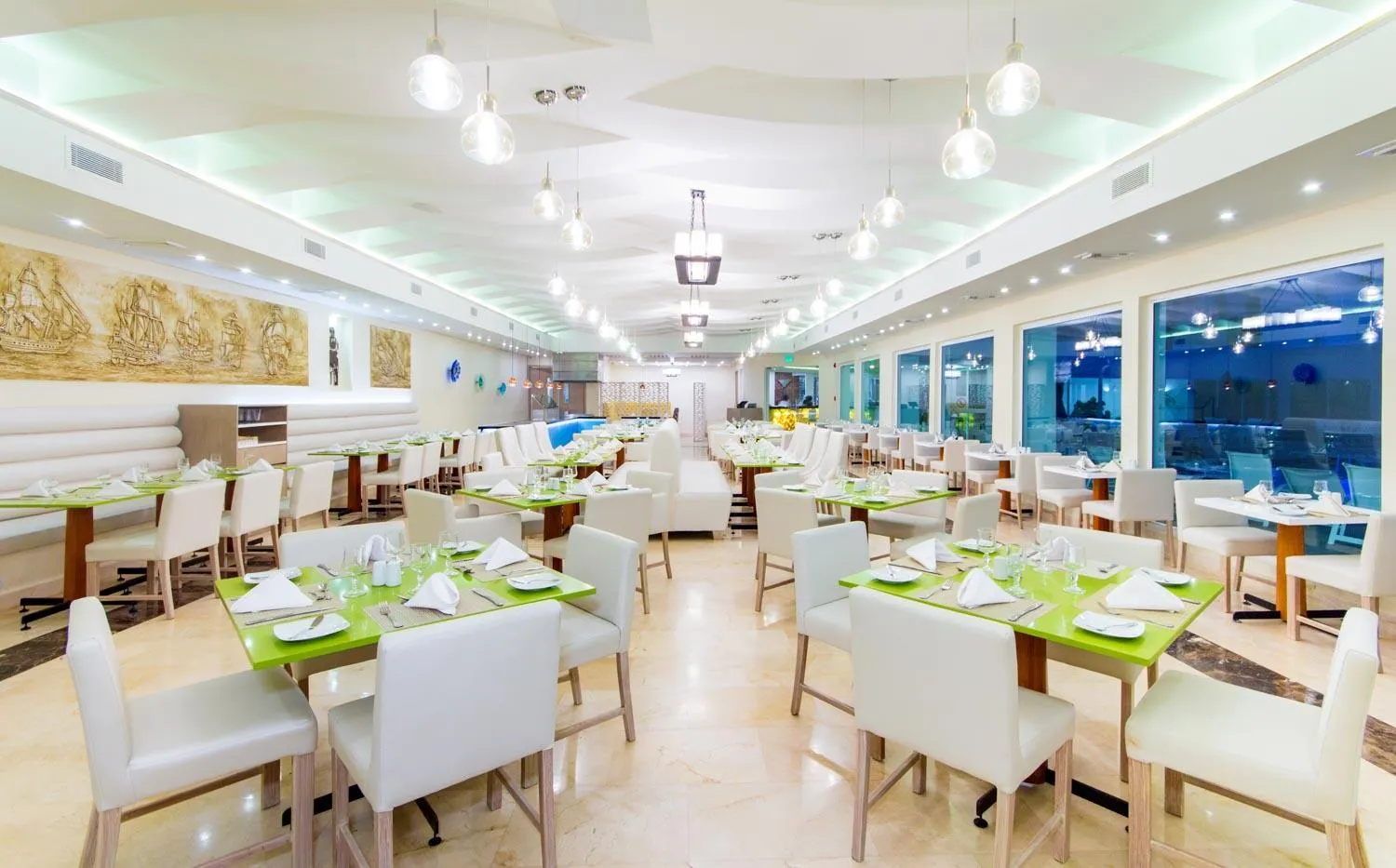 Restaurant/places to eat in Hotel Dann Cartagena