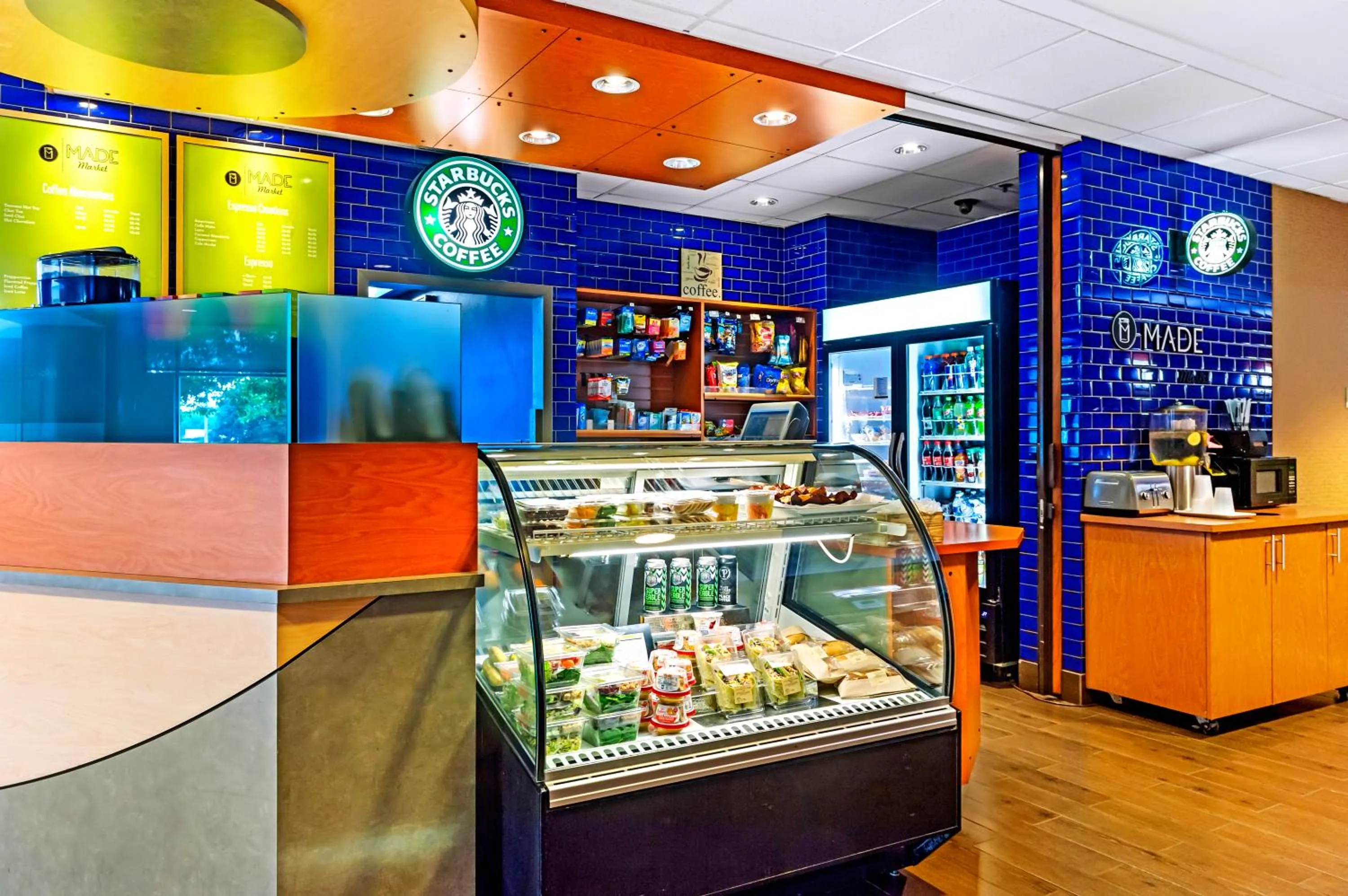 Coffee/tea facilities in DoubleTree by Hilton Roseville Minneapolis