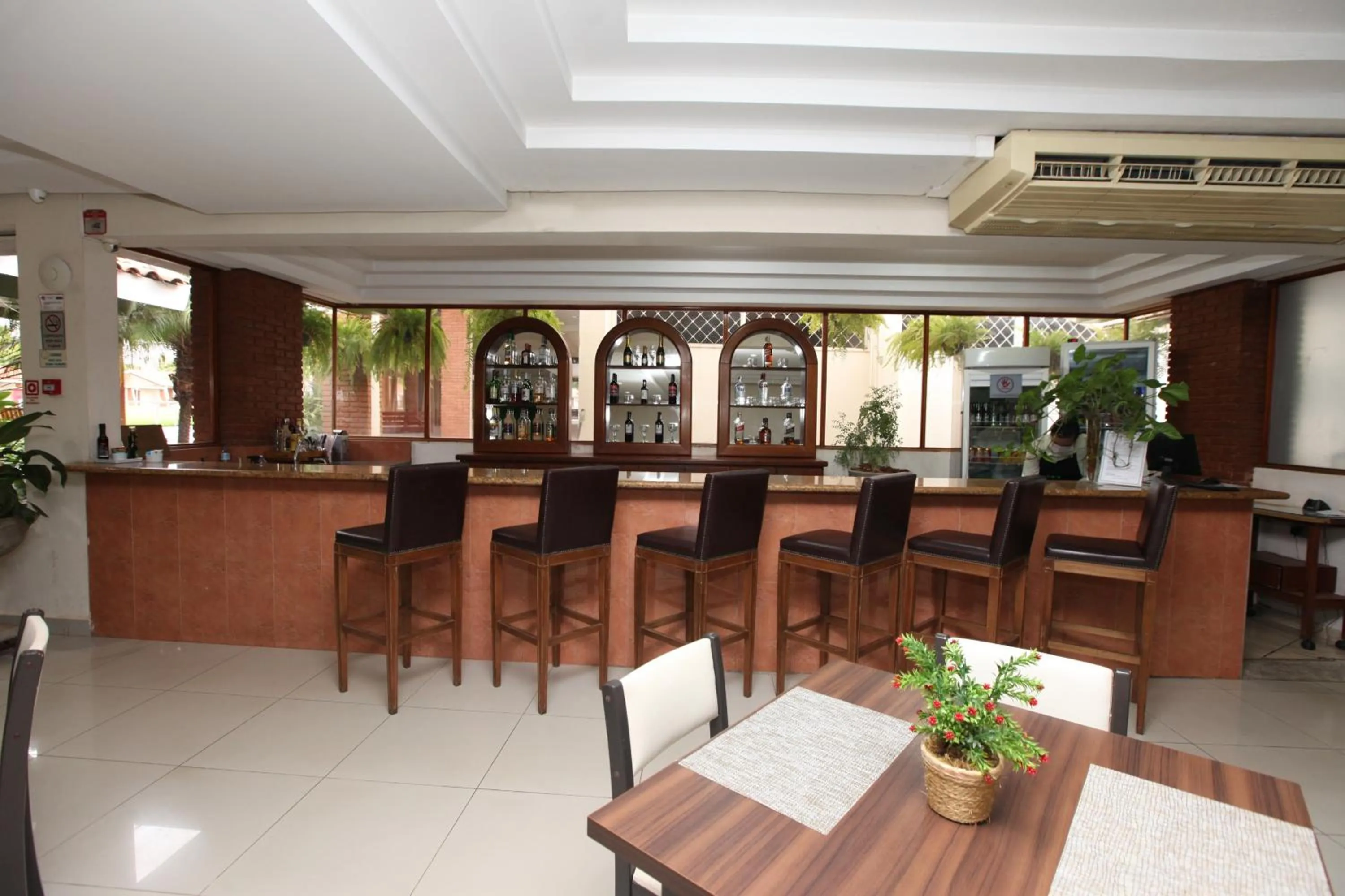 Restaurant/places to eat in IPÊ PARK Convention Hotel