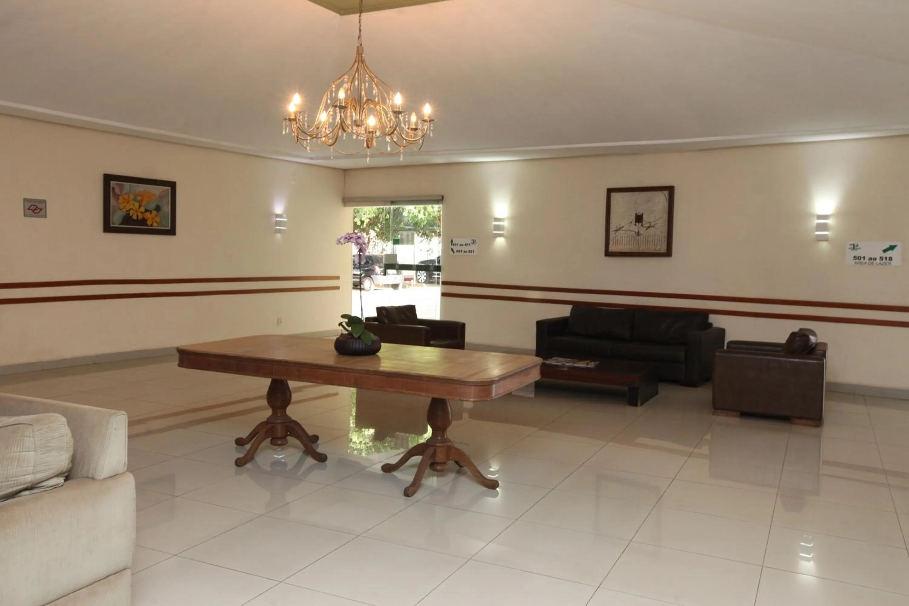 Communal lounge/ TV room in IPÊ PARK Convention Hotel