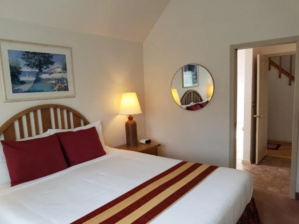 Bed in Schooner Landing