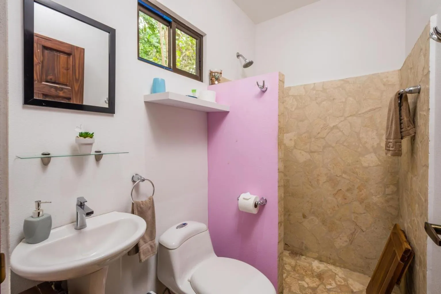 Shower in Surfside Mar Y Posa