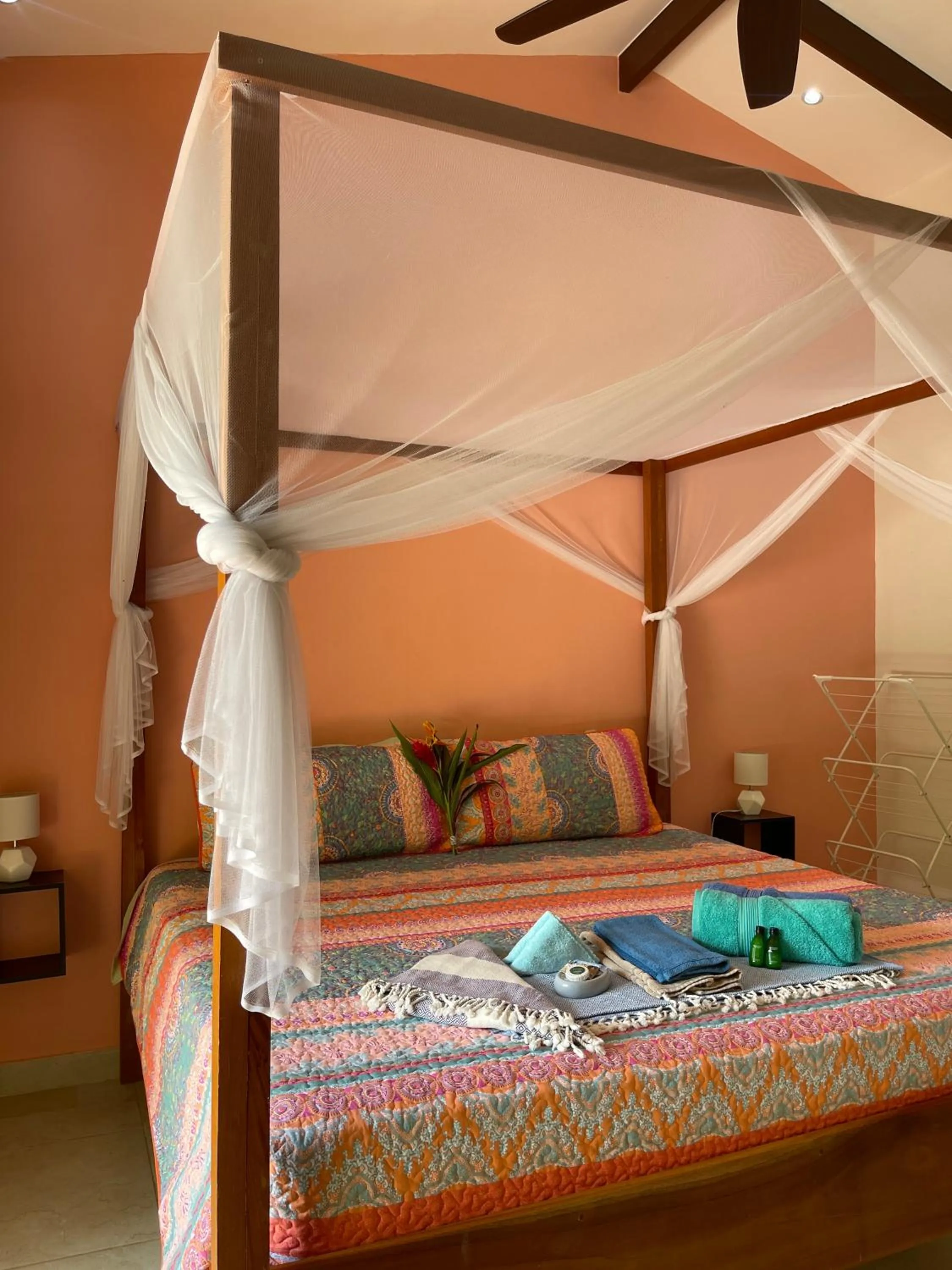 Bed in Surfside Mar Y Posa