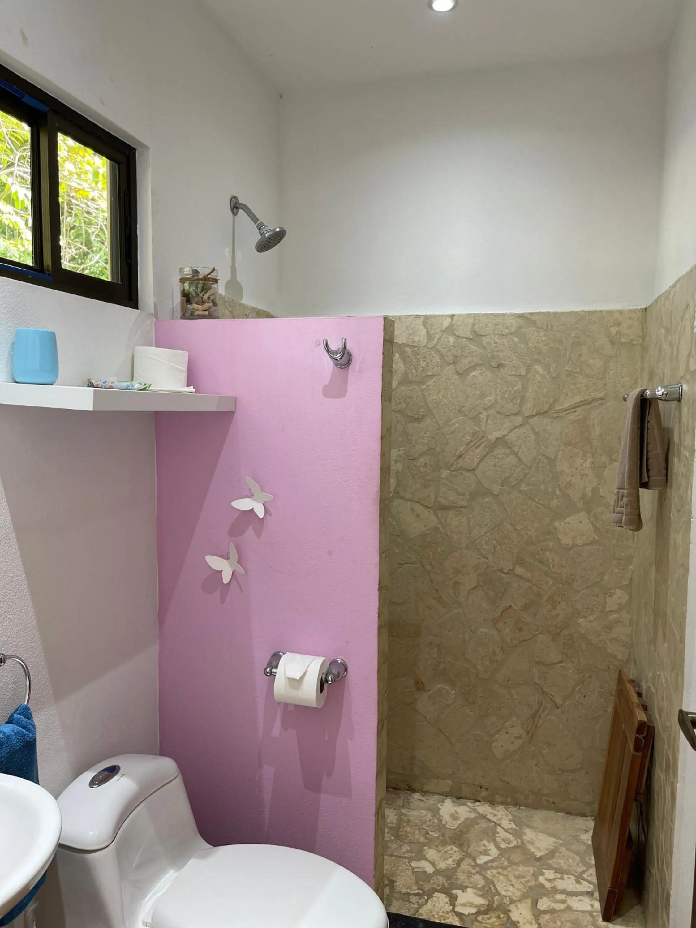 Shower in Surfside Mar Y Posa