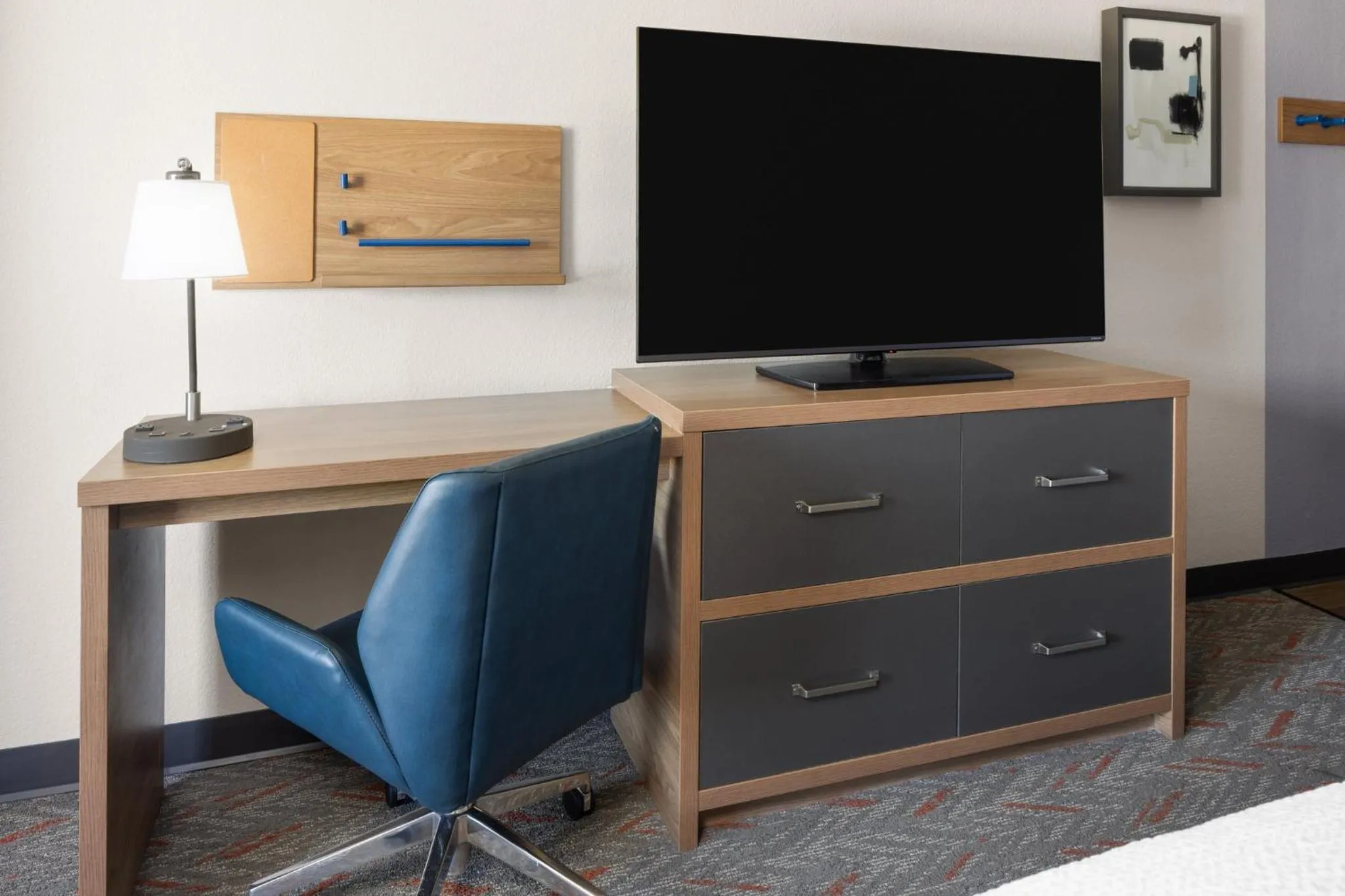 Photo of the whole room in Garner Hotel Phoenix Northwest - Surprise by IHG