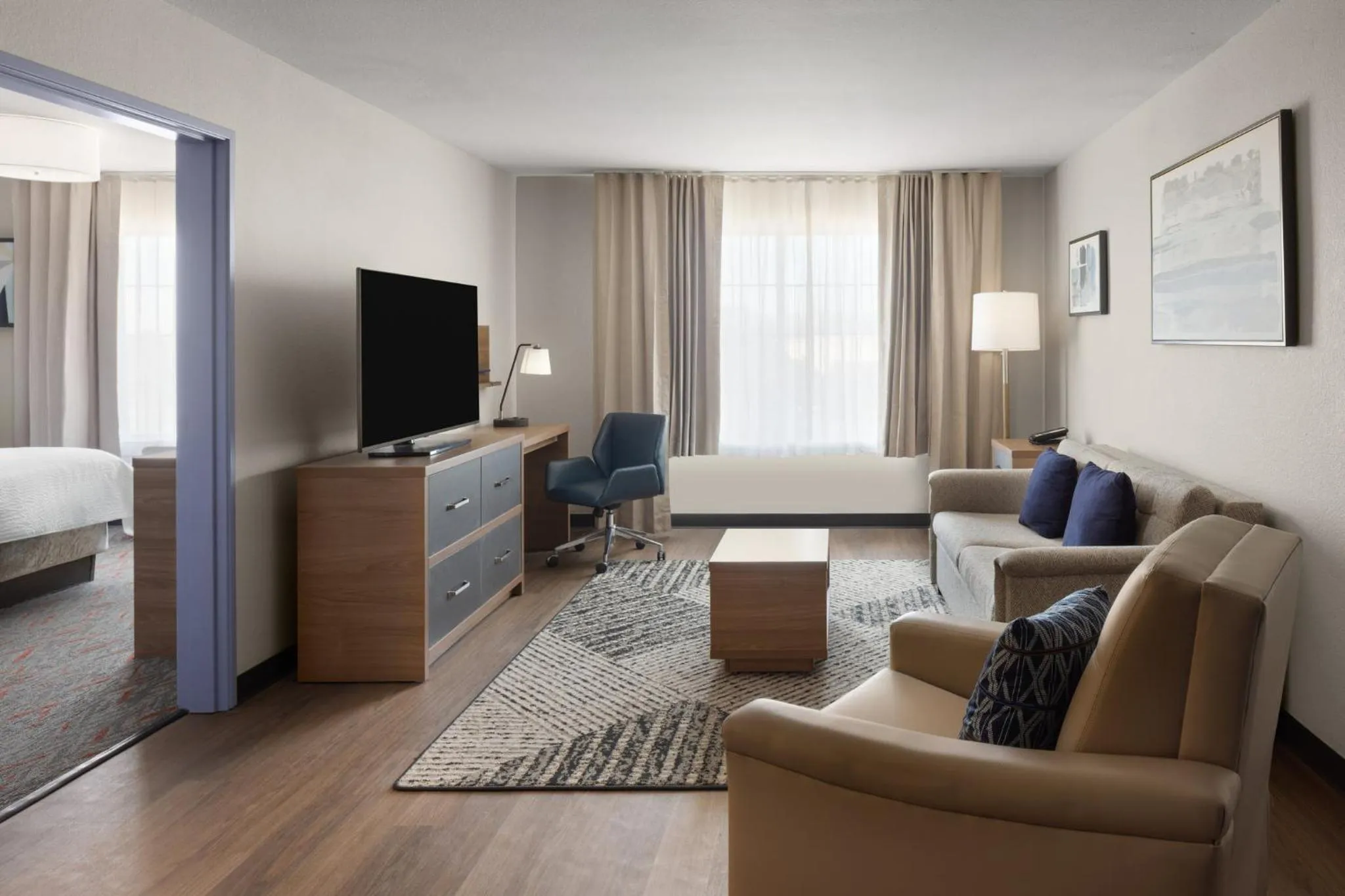 Photo of the whole room in Garner Hotel Phoenix Northwest - Surprise by IHG