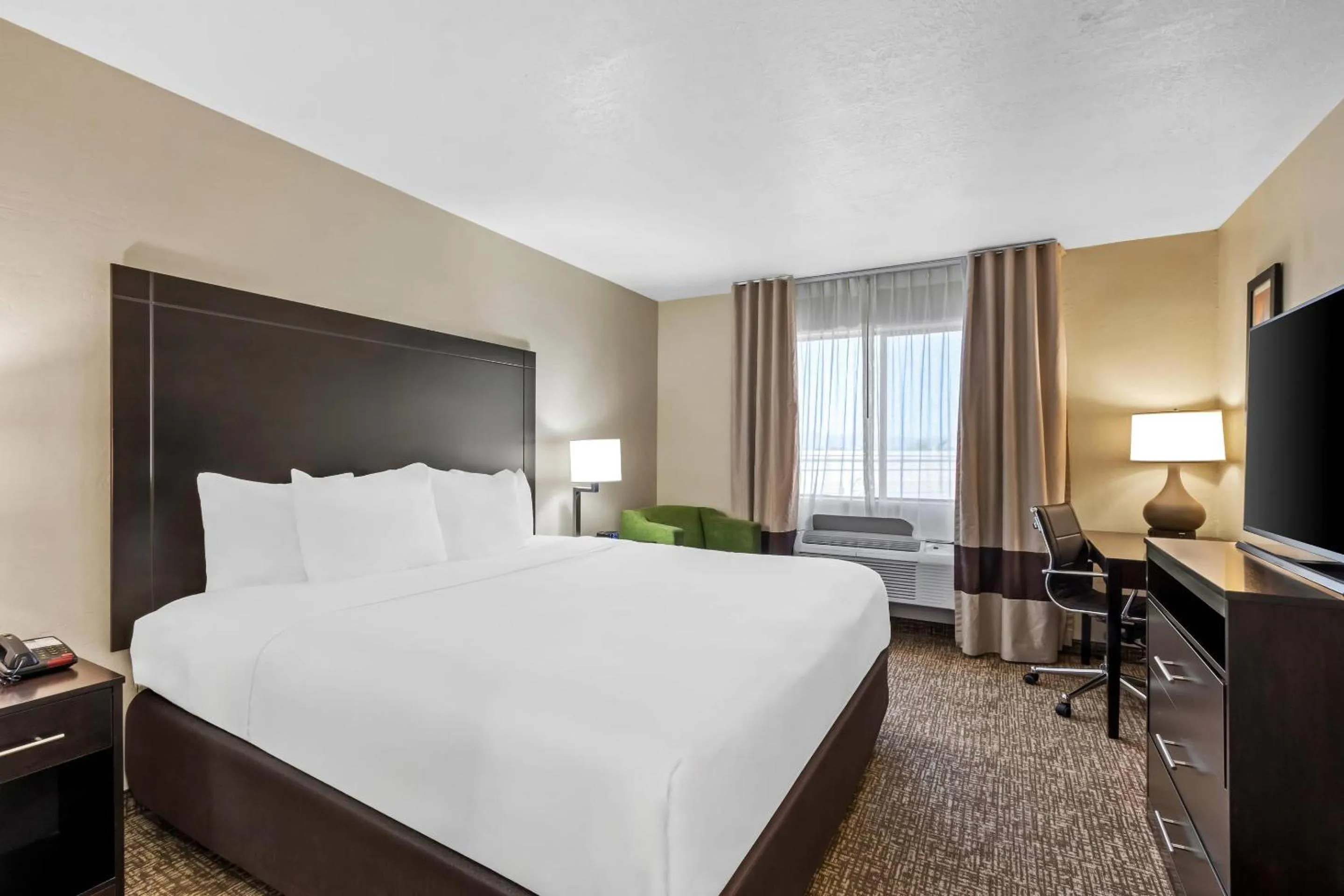 Bedroom, Bed in Comfort Inn & Suites Surprise Near Sun City West