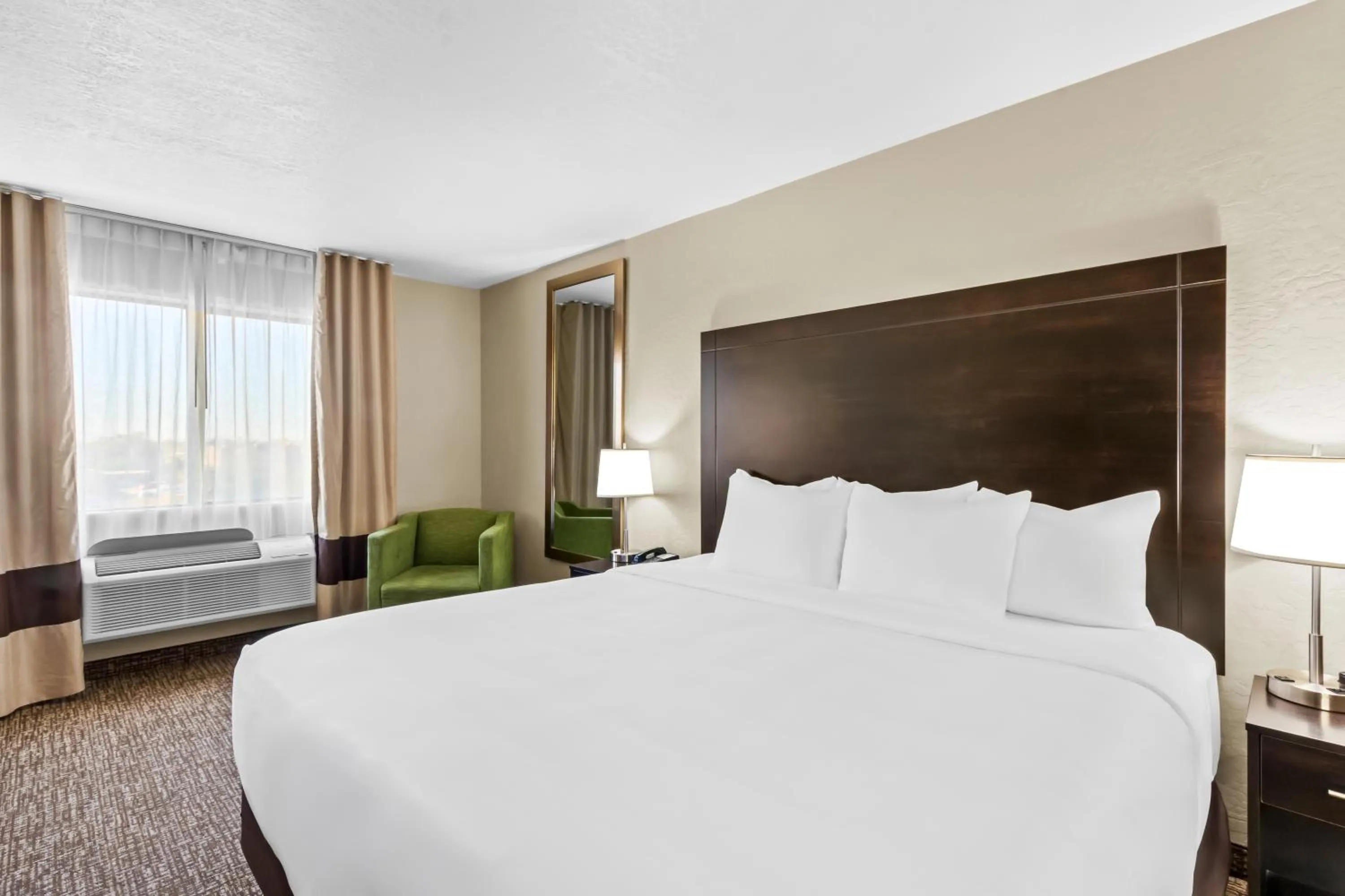 Bedroom, Bed in Comfort Inn & Suites Surprise Near Sun City West