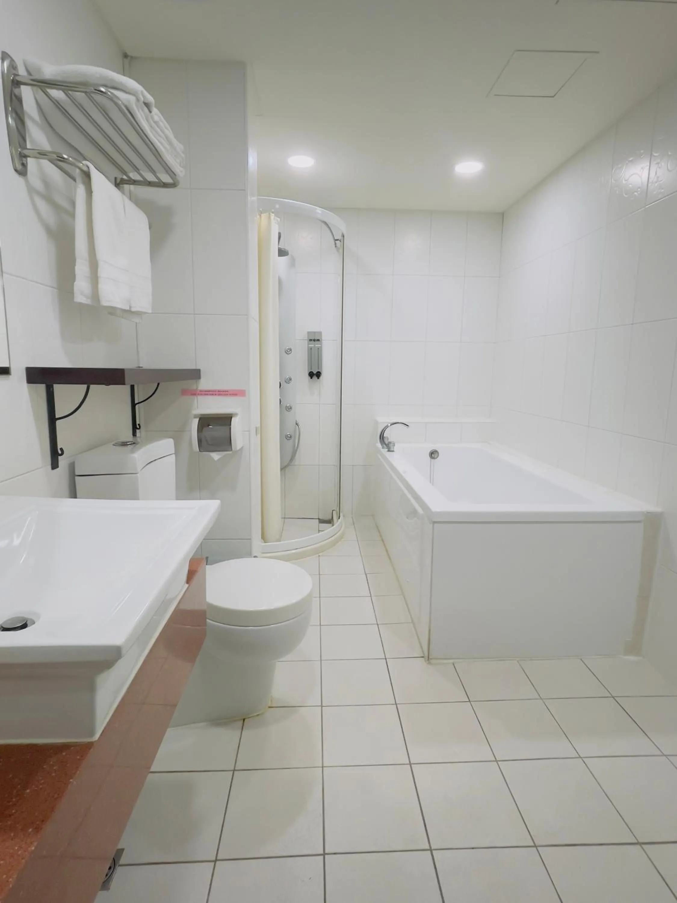 Bath in Tai Lee Hotel