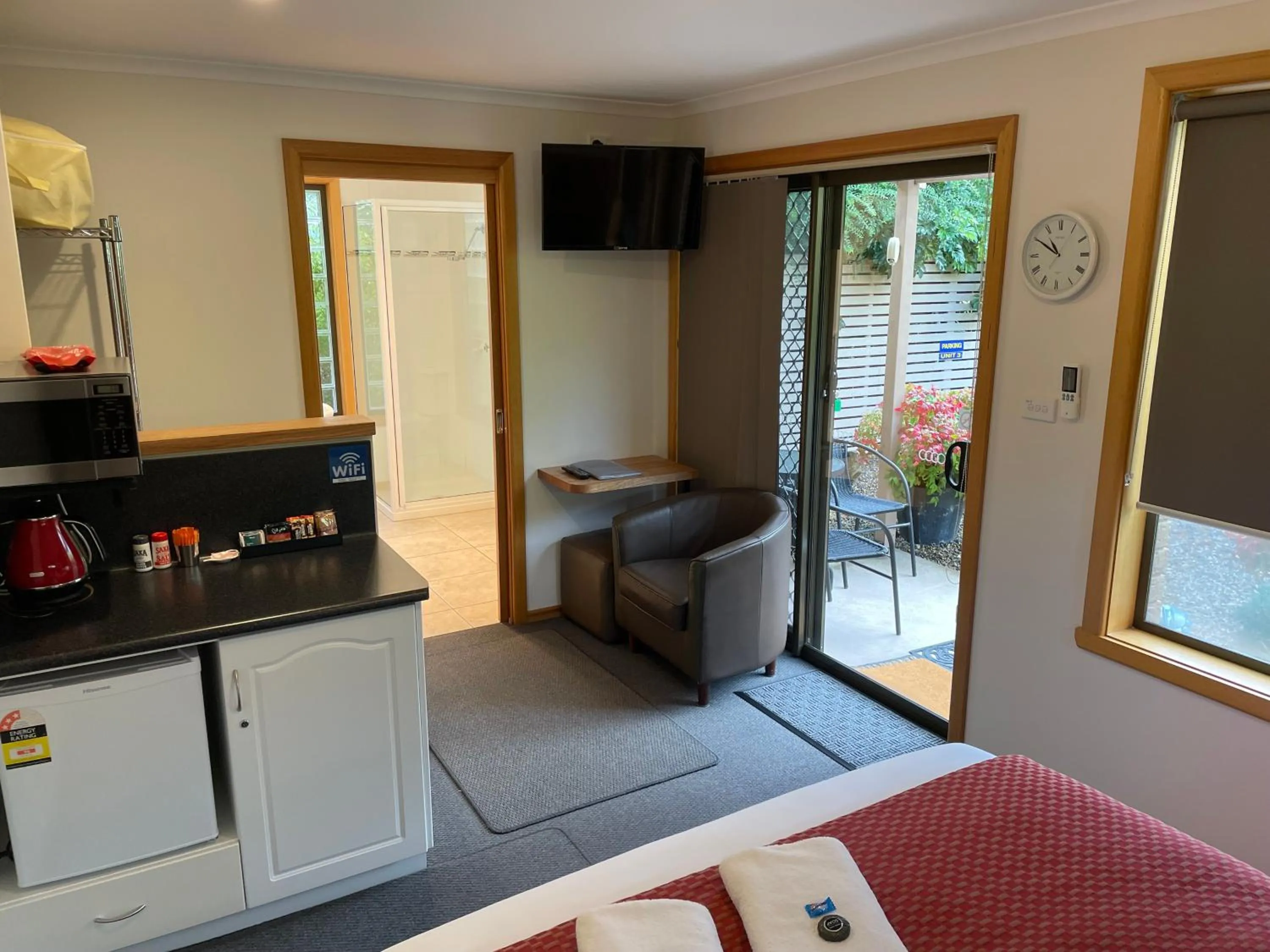 Bed in Abs by the Bay