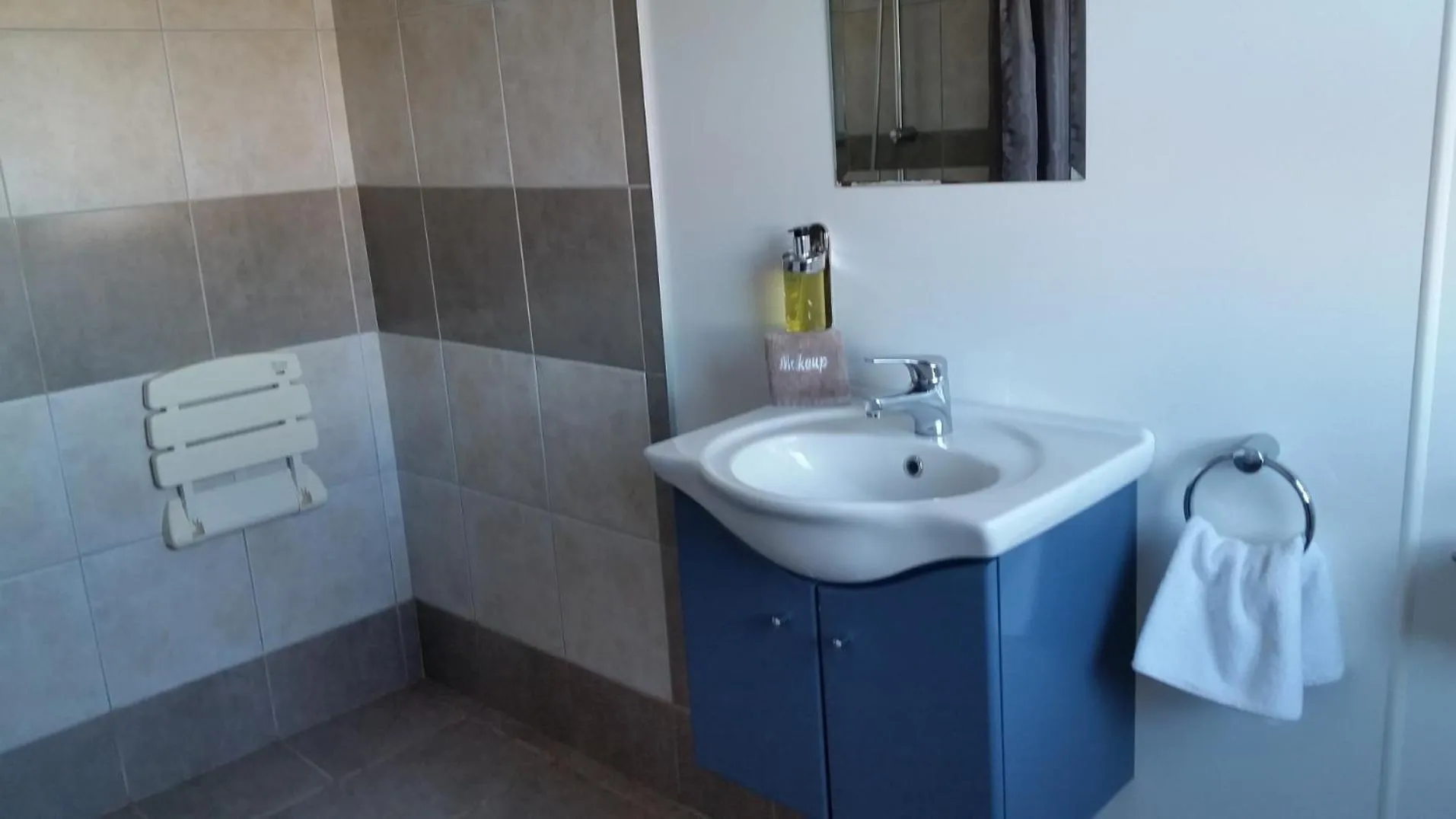 Toilet in Plateau Lodge