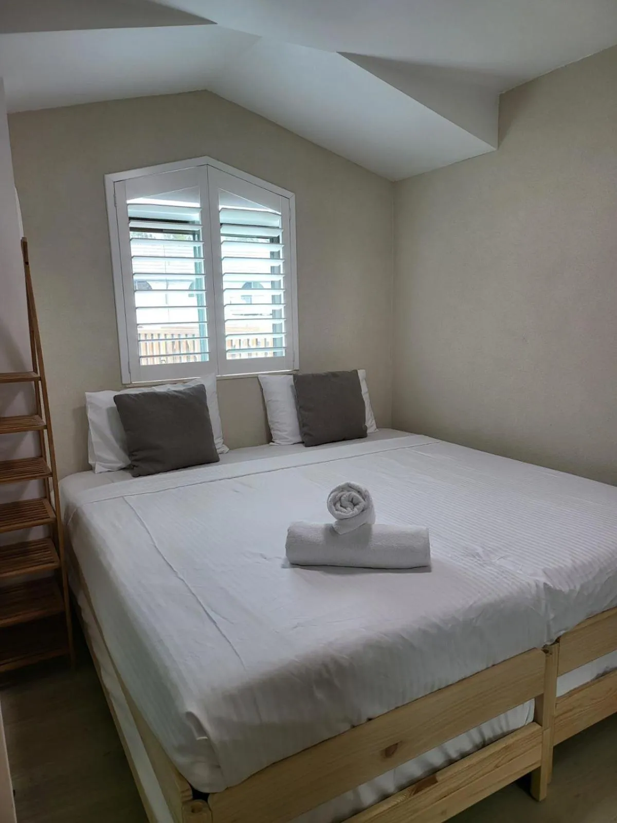 Bed in Byron Bay Beachfront Apartments