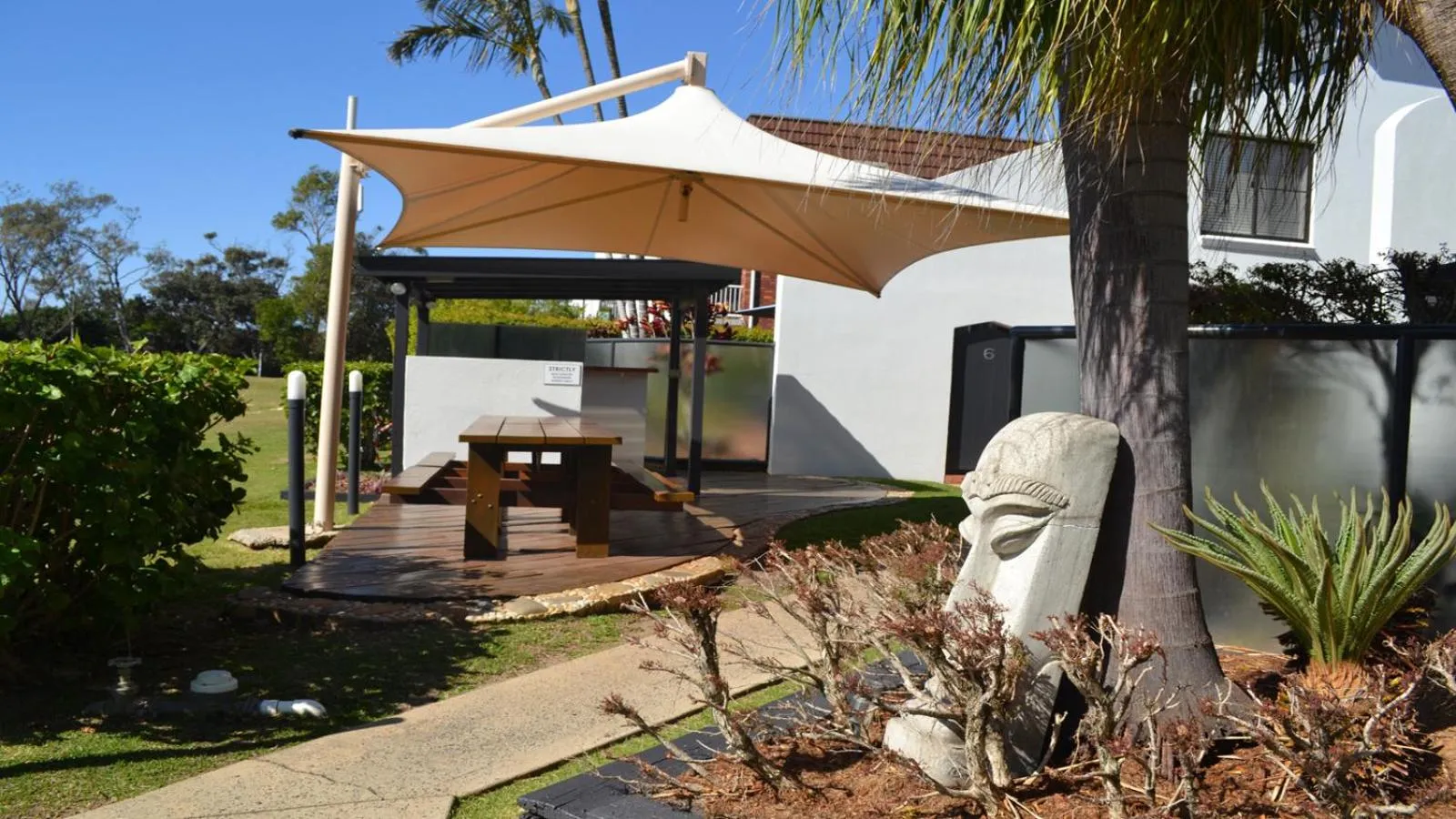 BBQ facilities in Byron Bay Beachfront Apartments
